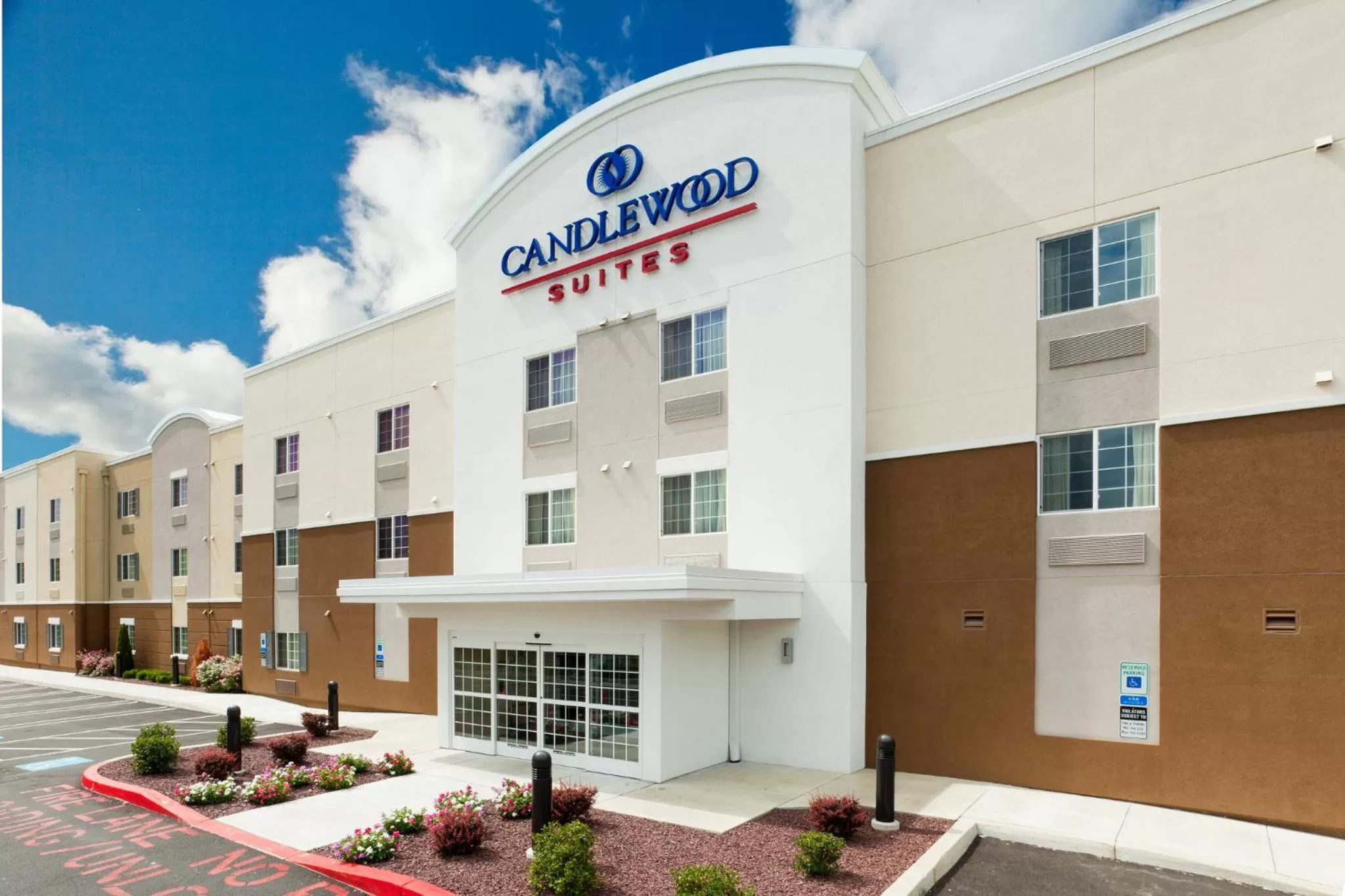 Property building in Candlewood Suites Harrisburg I-81 Hershey Area by IHG