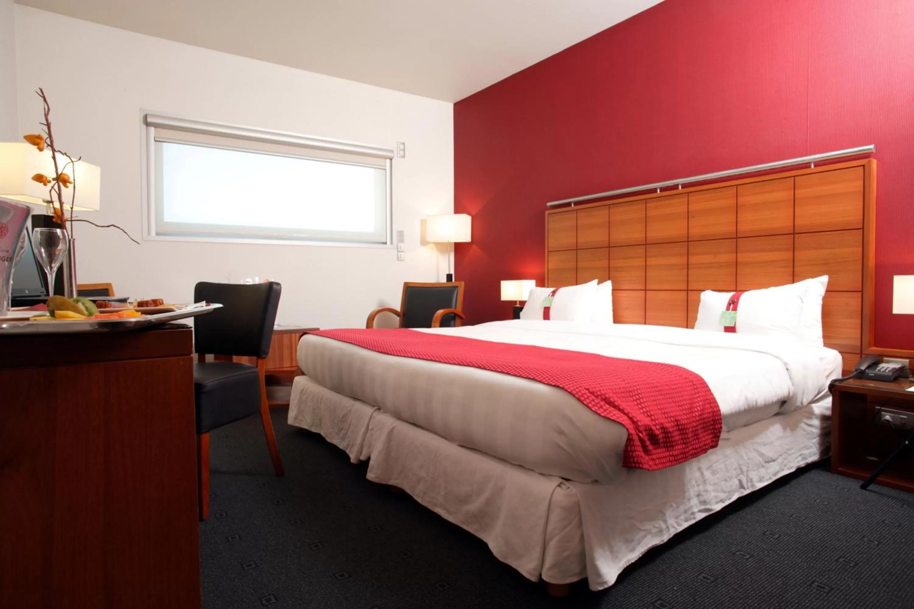 Photo of the whole room, Bed in Holiday Inn Bordeaux Sud - Pessac by IHG