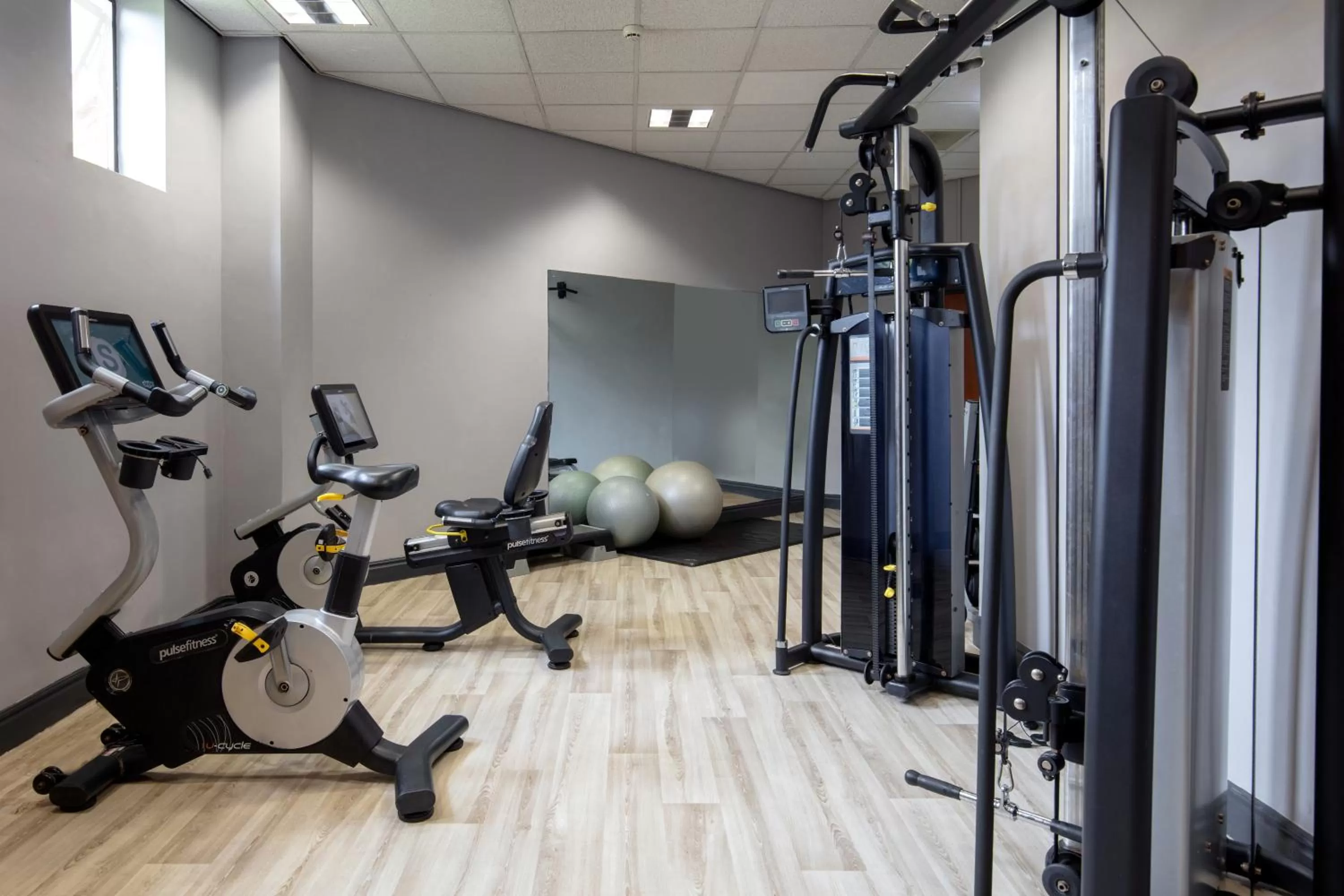 Fitness centre/facilities in Stratford Manor Hotel