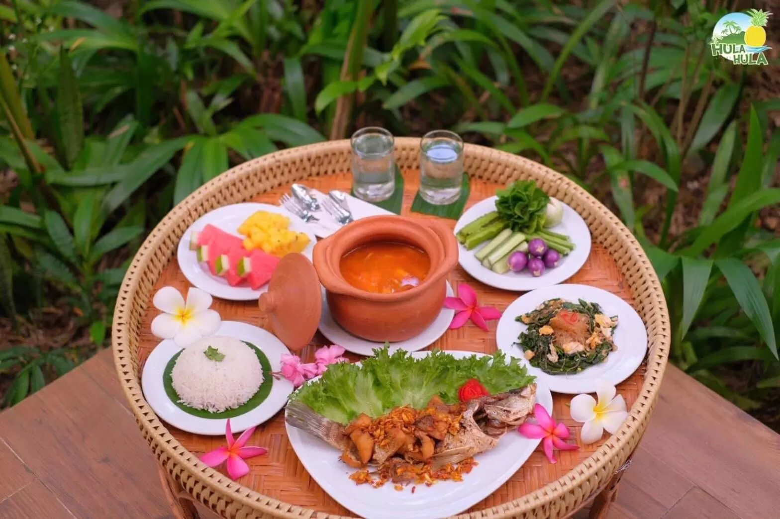 Meals in HULA HULA RESORT l truly tropical and fun wellness