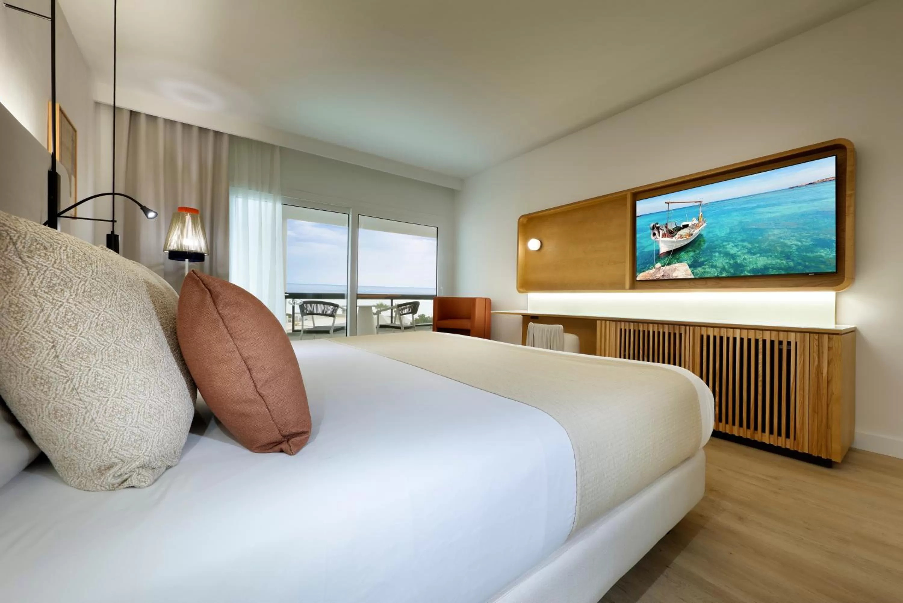 Bedroom, Bed in Grand Palladium Select Palace Ibiza - All Inclusive