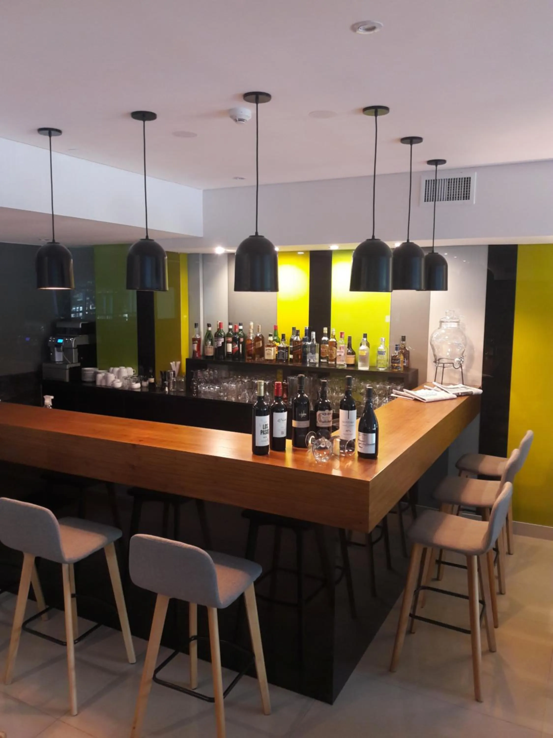 Lounge or bar in Howard Johnson Plaza Buenos Aires