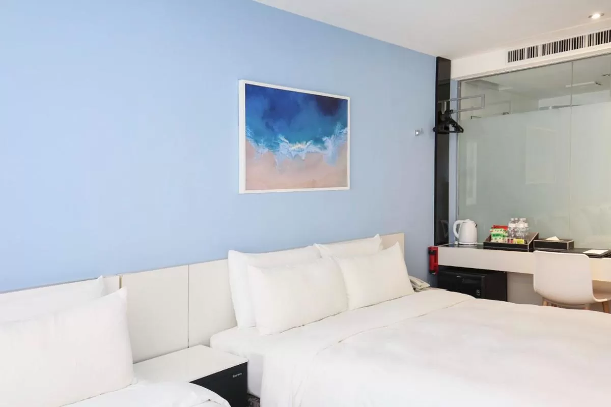 Photo of the whole room, Bed in CityInn Hotel Taipei Station Branch III