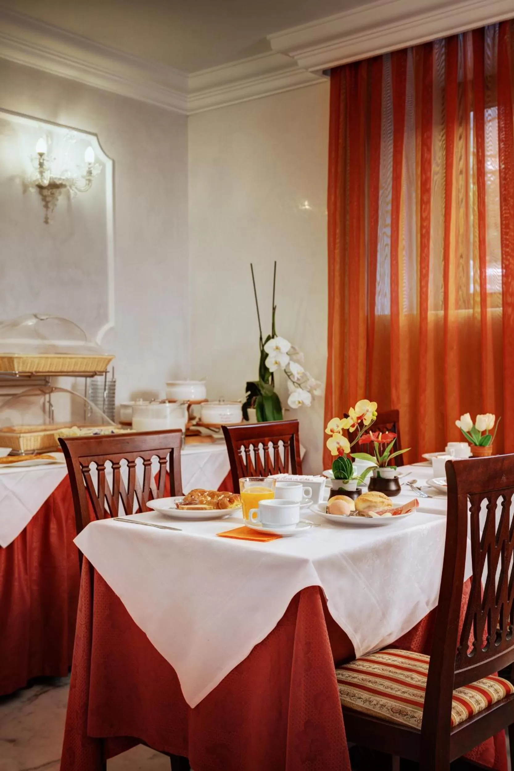 Restaurant/places to eat in Hotel Best Roma
