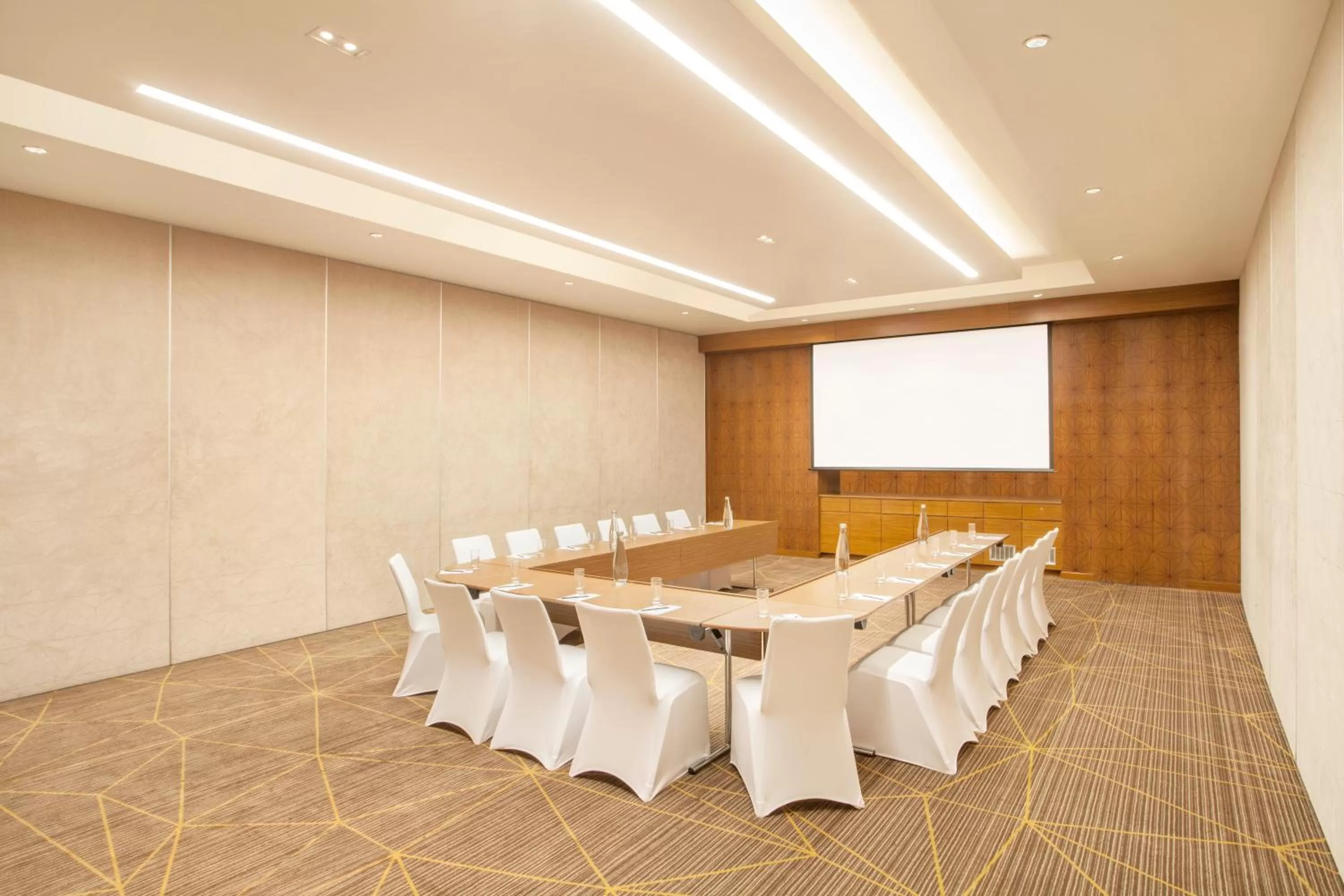 Business facilities in Hyatt Place Hyderabad Banjara Hills