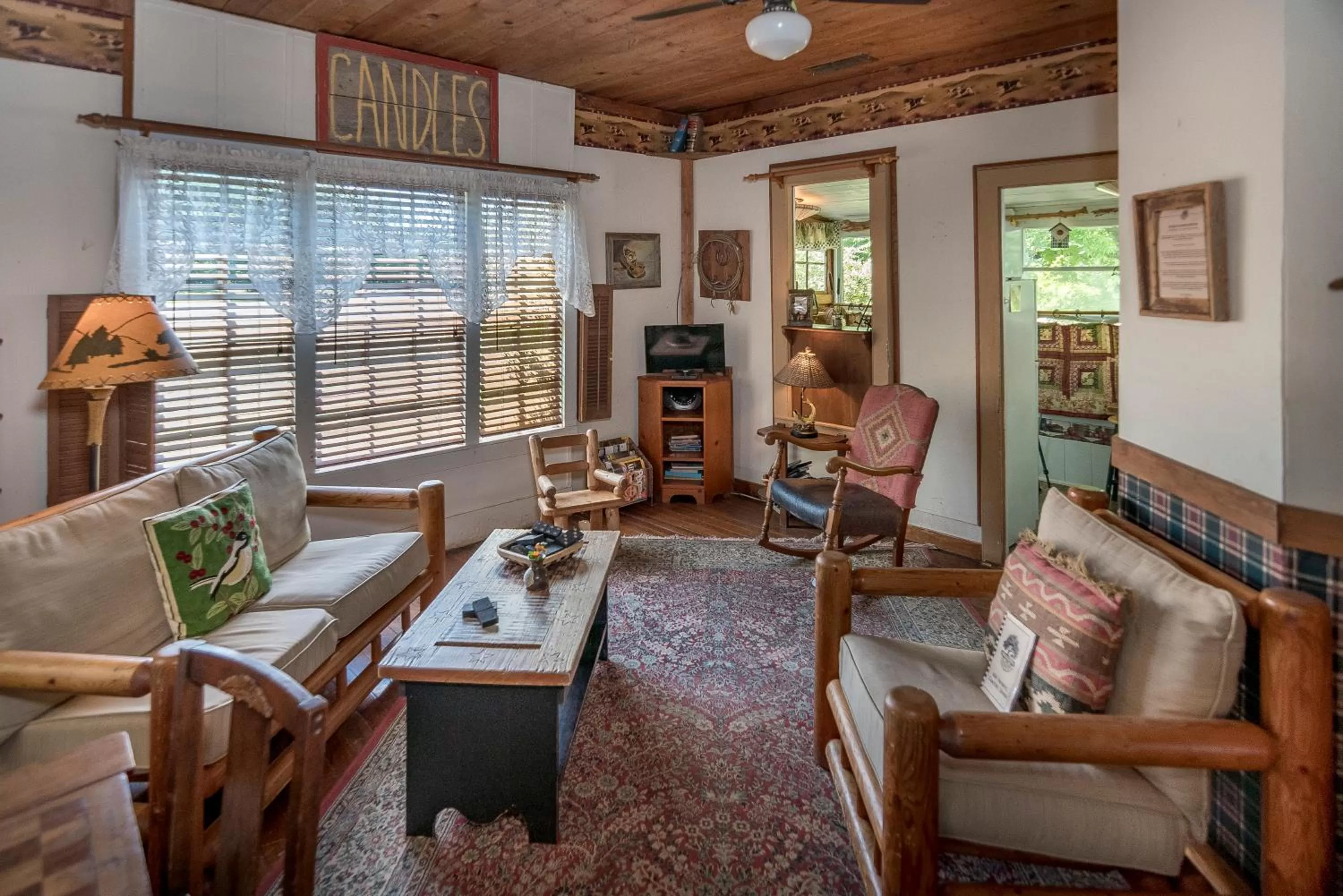 Seating area in Country Woods Inn