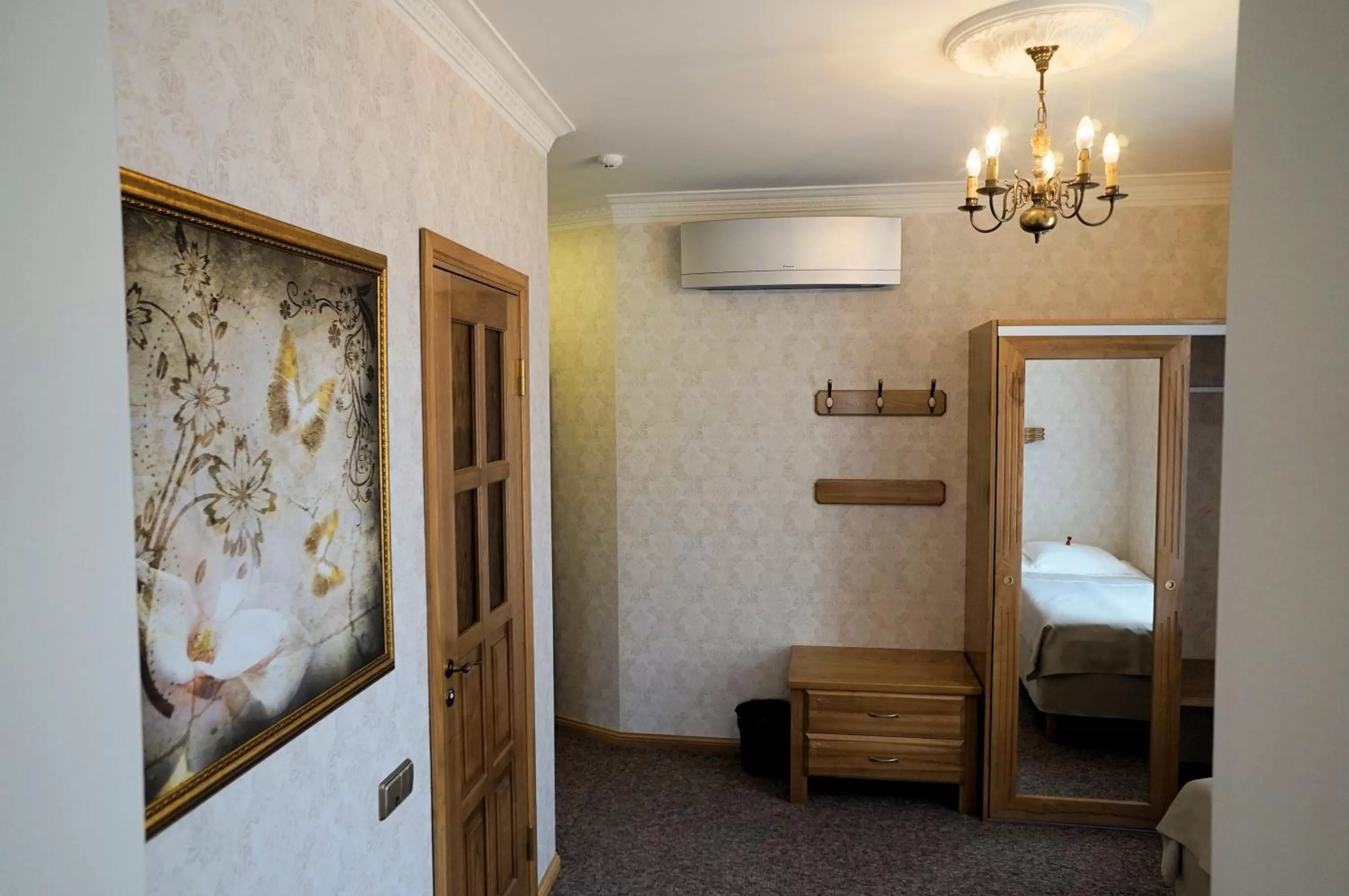 Photo of the whole room in Georgi Hotell