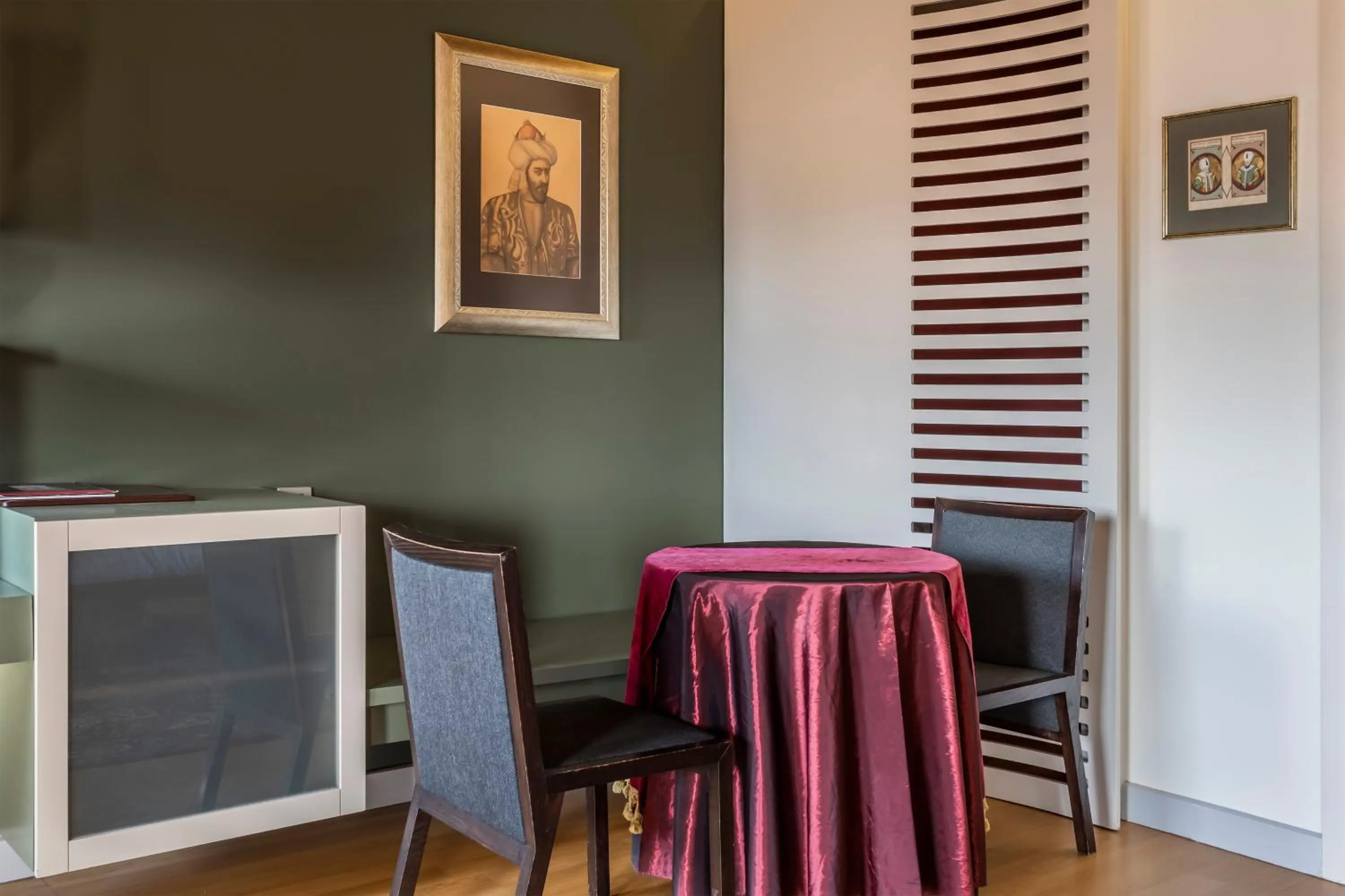 Living room in Ansen Hotel and Suites