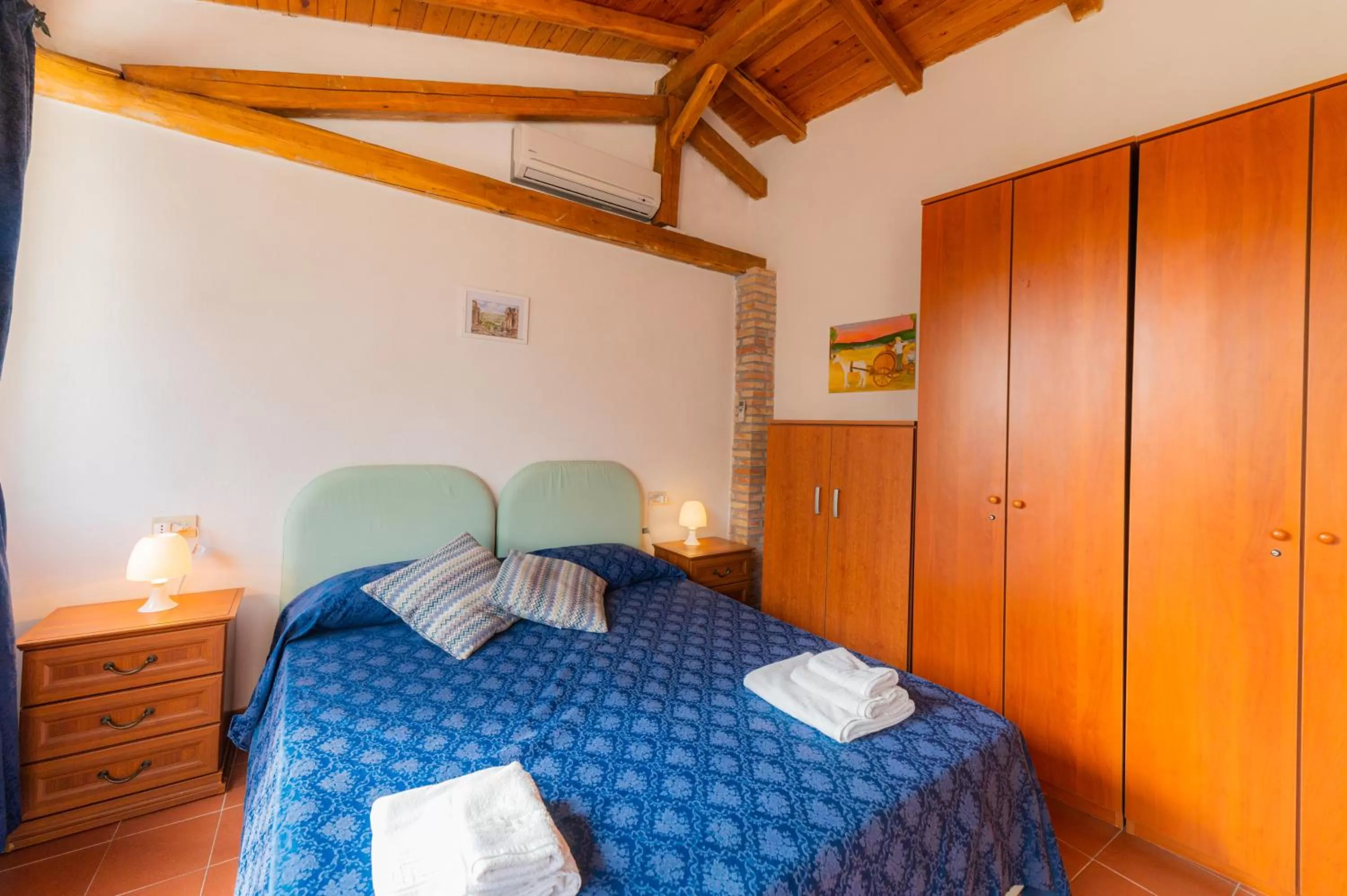 Photo of the whole room, Bed in ToviMar Apartments