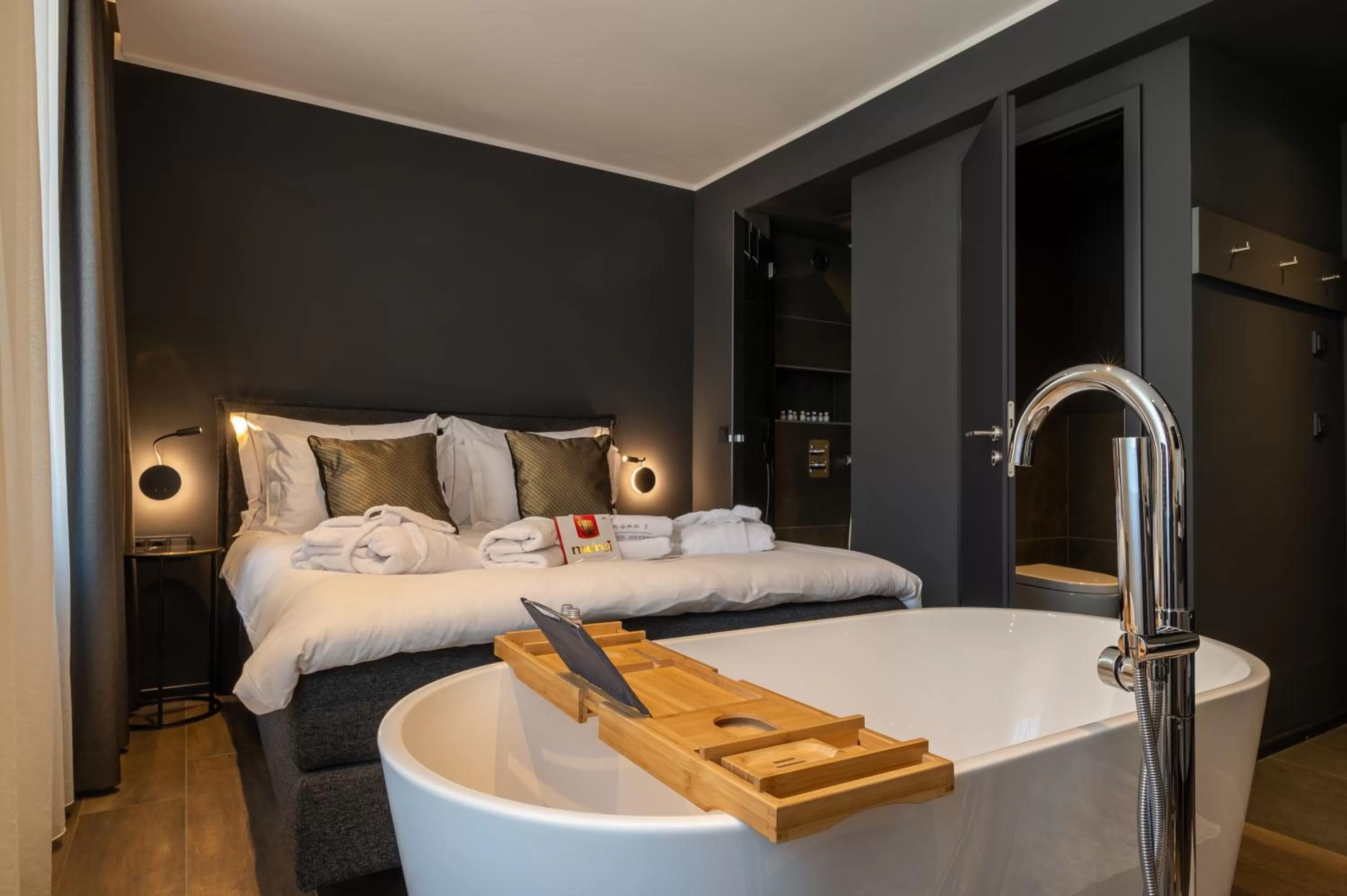 Photo of the whole room, Bed in Sellmann´s Boutique Hotel