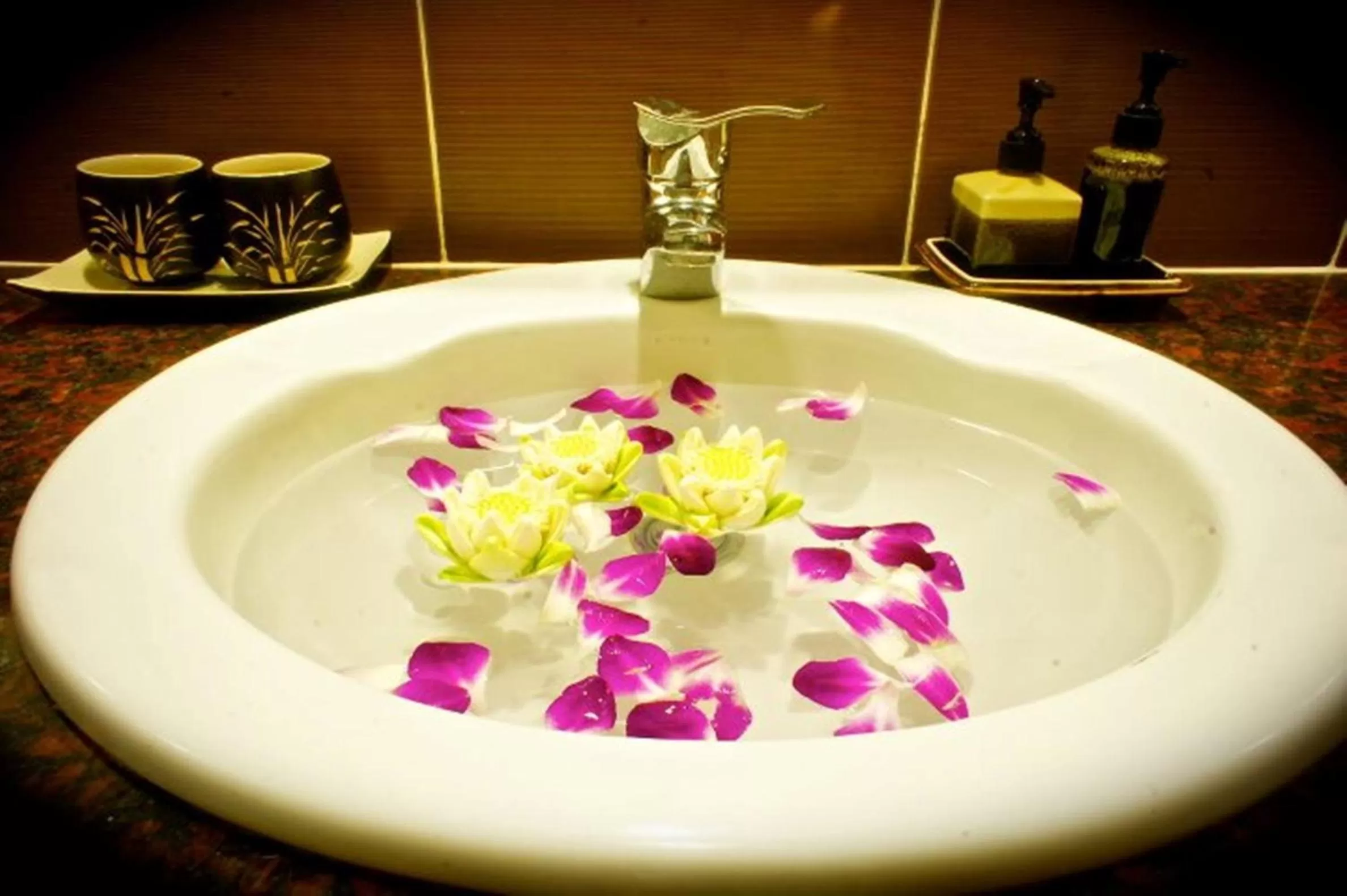 Bathroom in Angkor Pearl Hotel