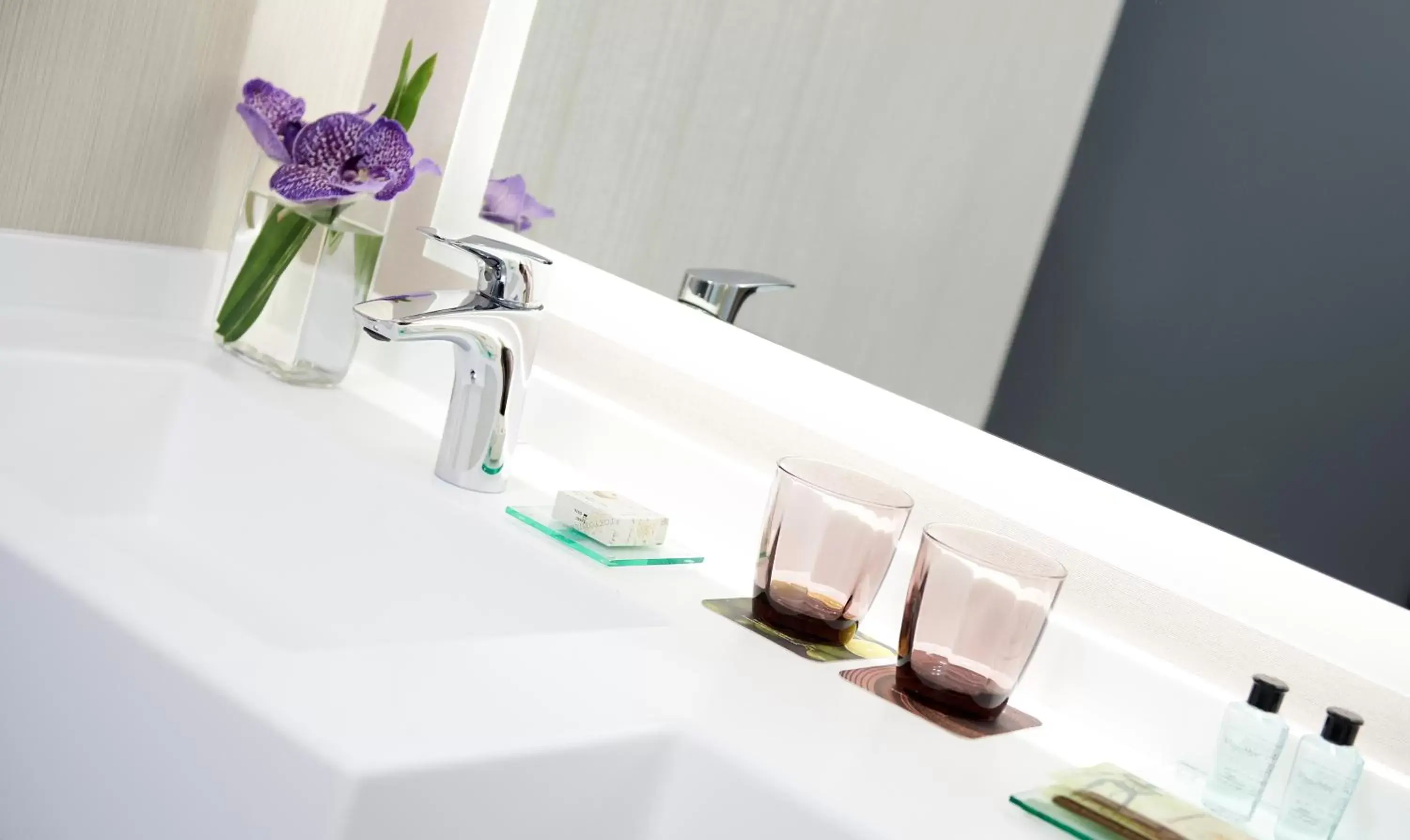 Deluxe, Guest room, 2 Twin/Single Beds in Renaissance Paris La Defense Hotel Deluxe, Guest room, 2 Twin/Single Beds in Renaissance Paris La Defense Hotel