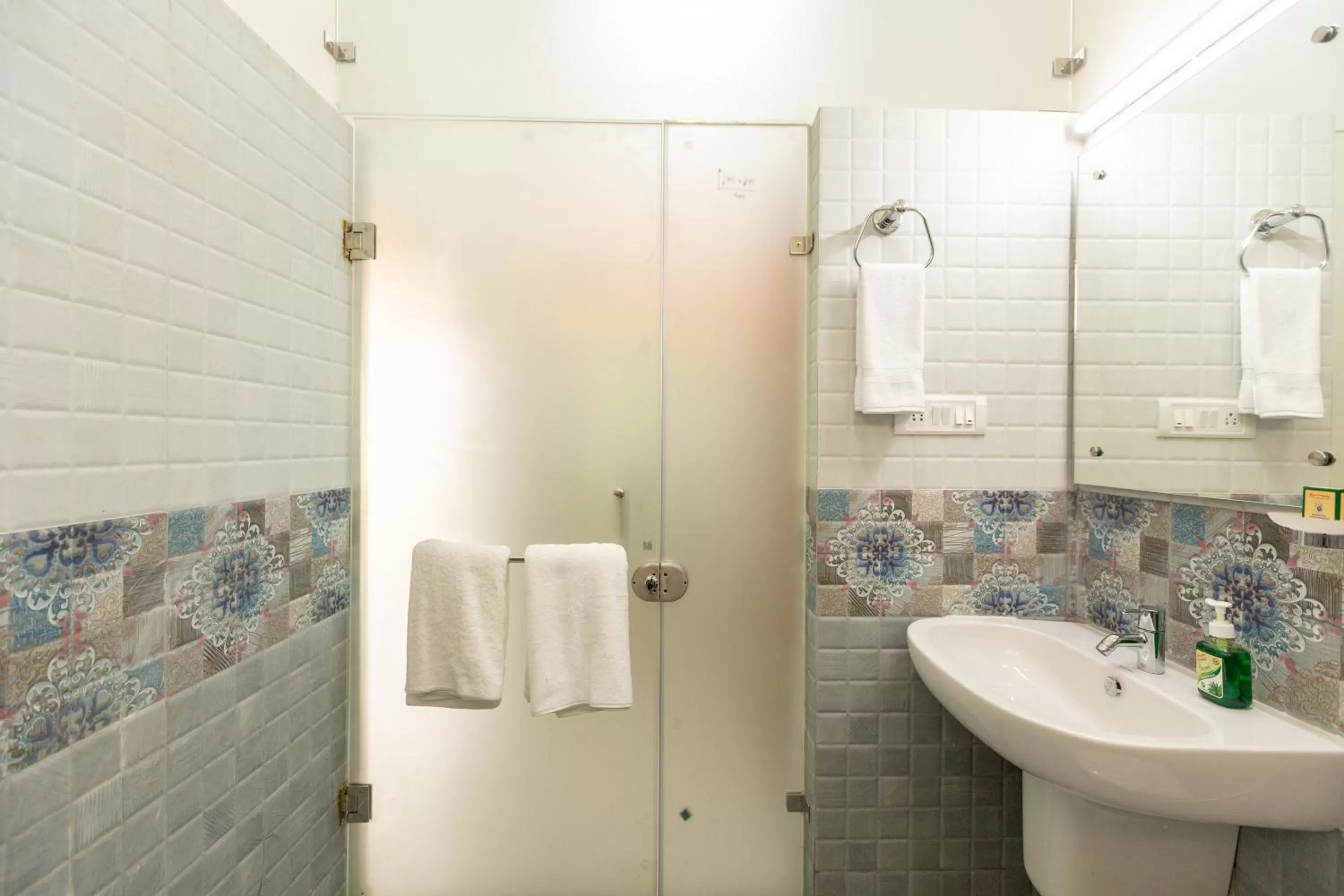 Bathroom in KSTDC Hotel Mayura Adilshahi Bijapur