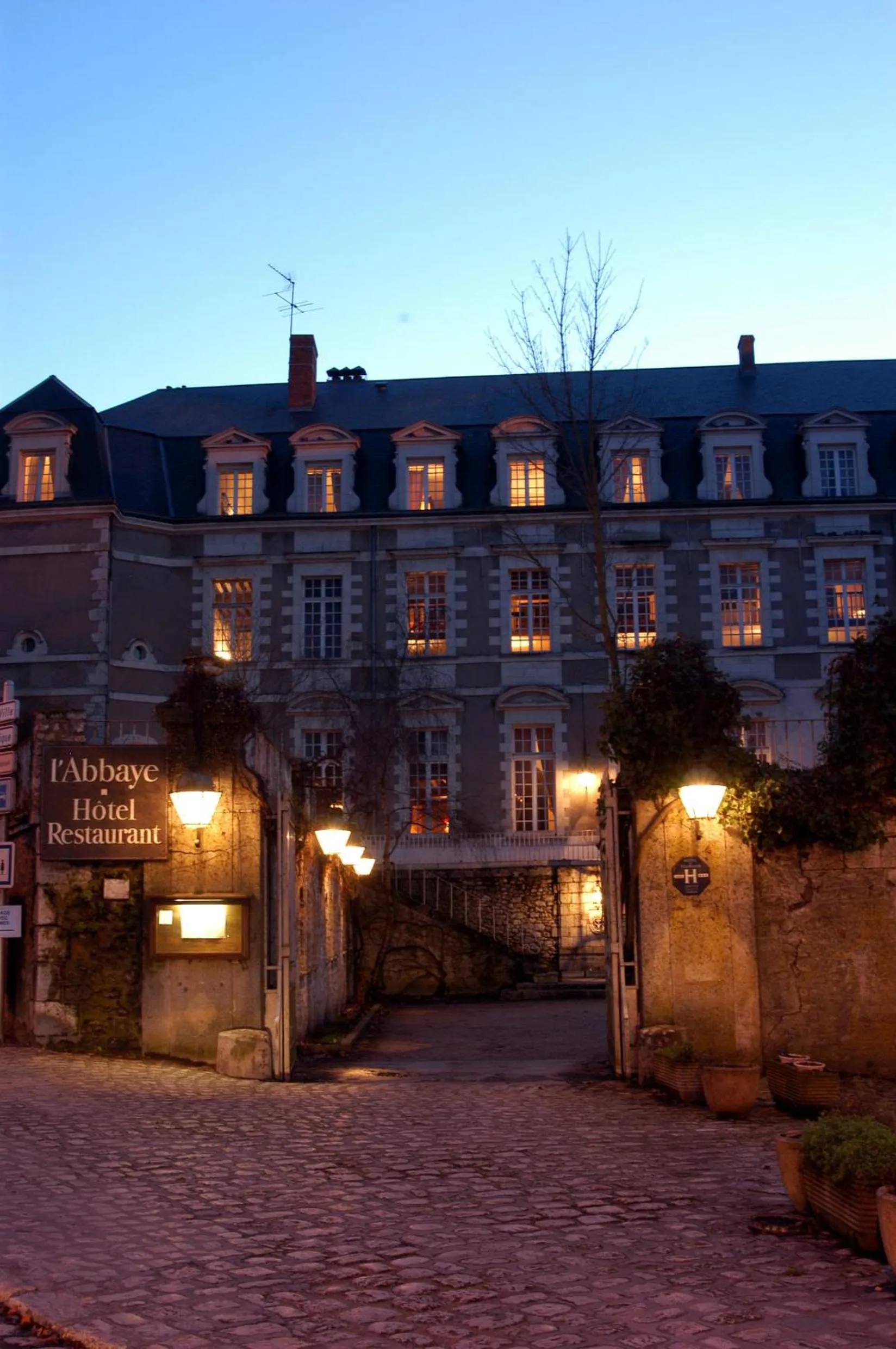 Facade/entrance in Grand Hôtel de l'Abbaye