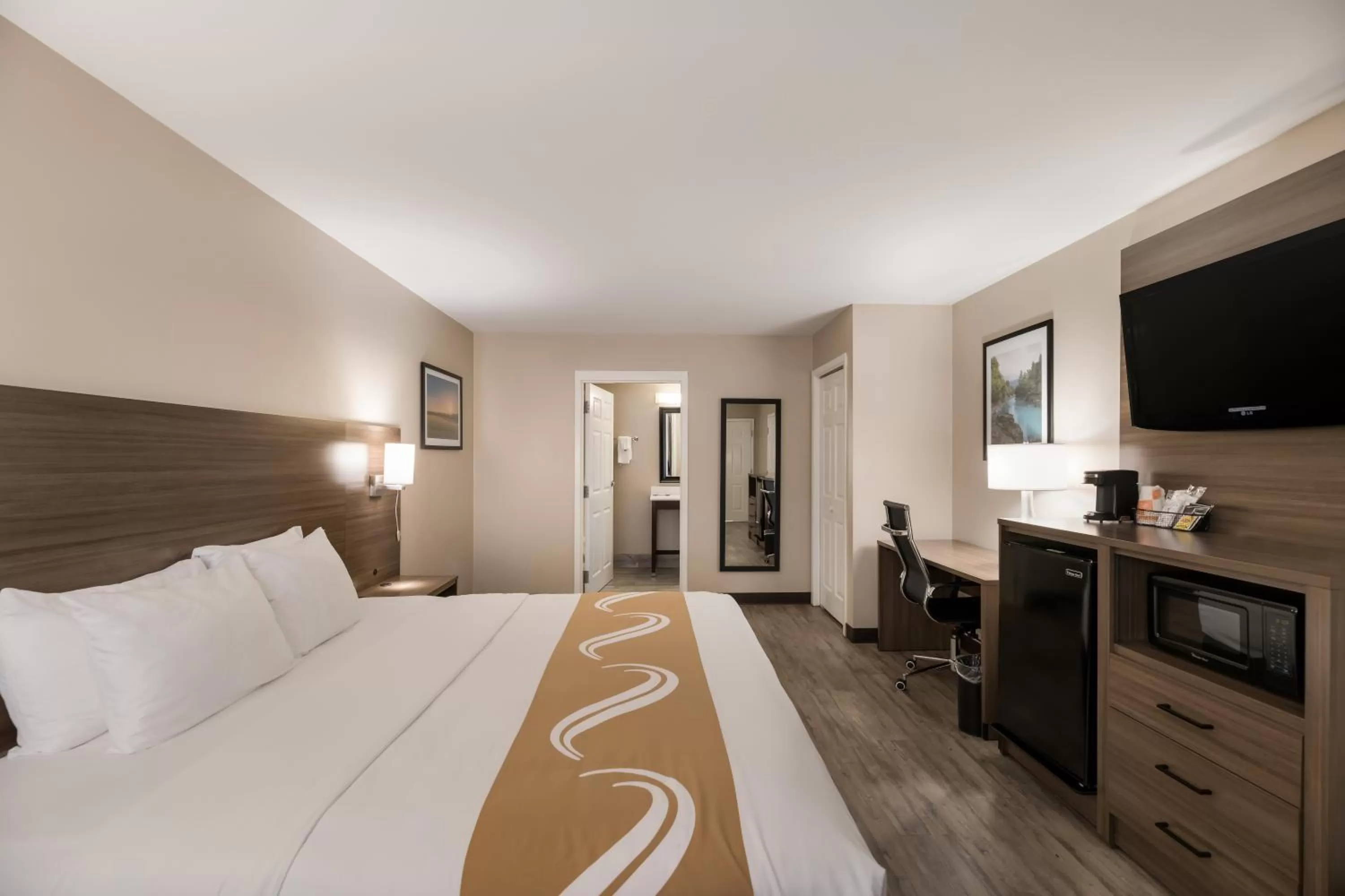 Bedroom, Bed in Quality Inn