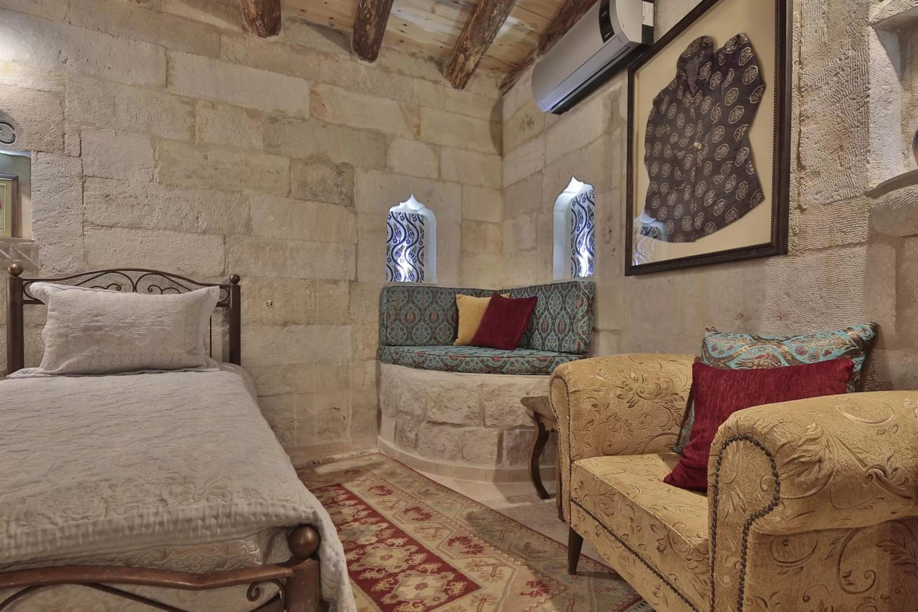 Photo of the whole room in Vista Cave Hotel