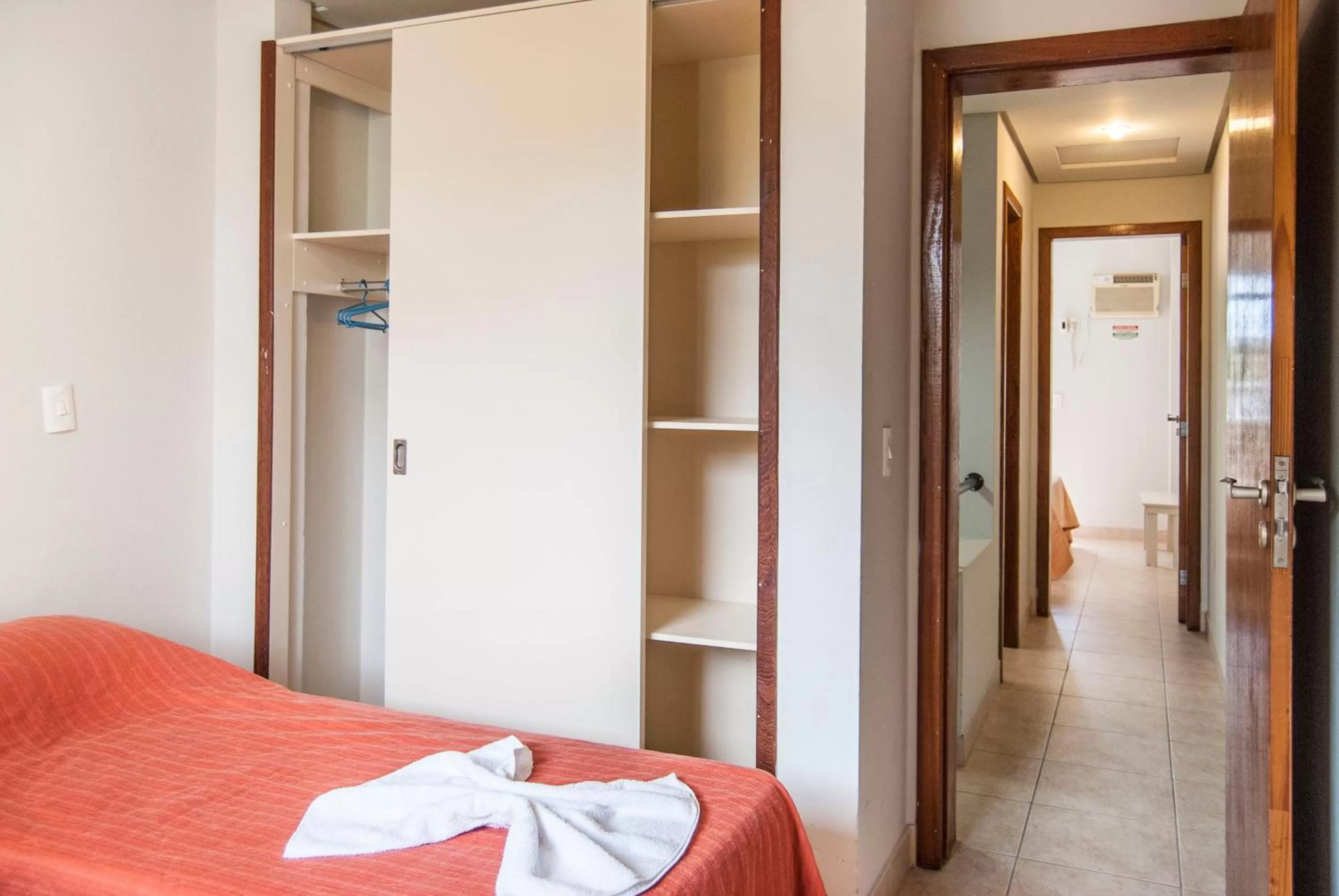 Photo of the whole room in Pousada Holiday