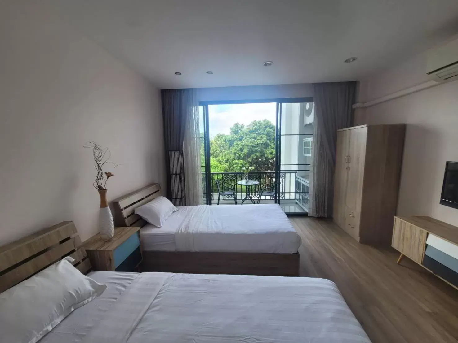 Deluxe Twin Room in THAI HOTEL CHIANGMAI Deluxe Twin Room in THAI HOTEL CHIANGMAI