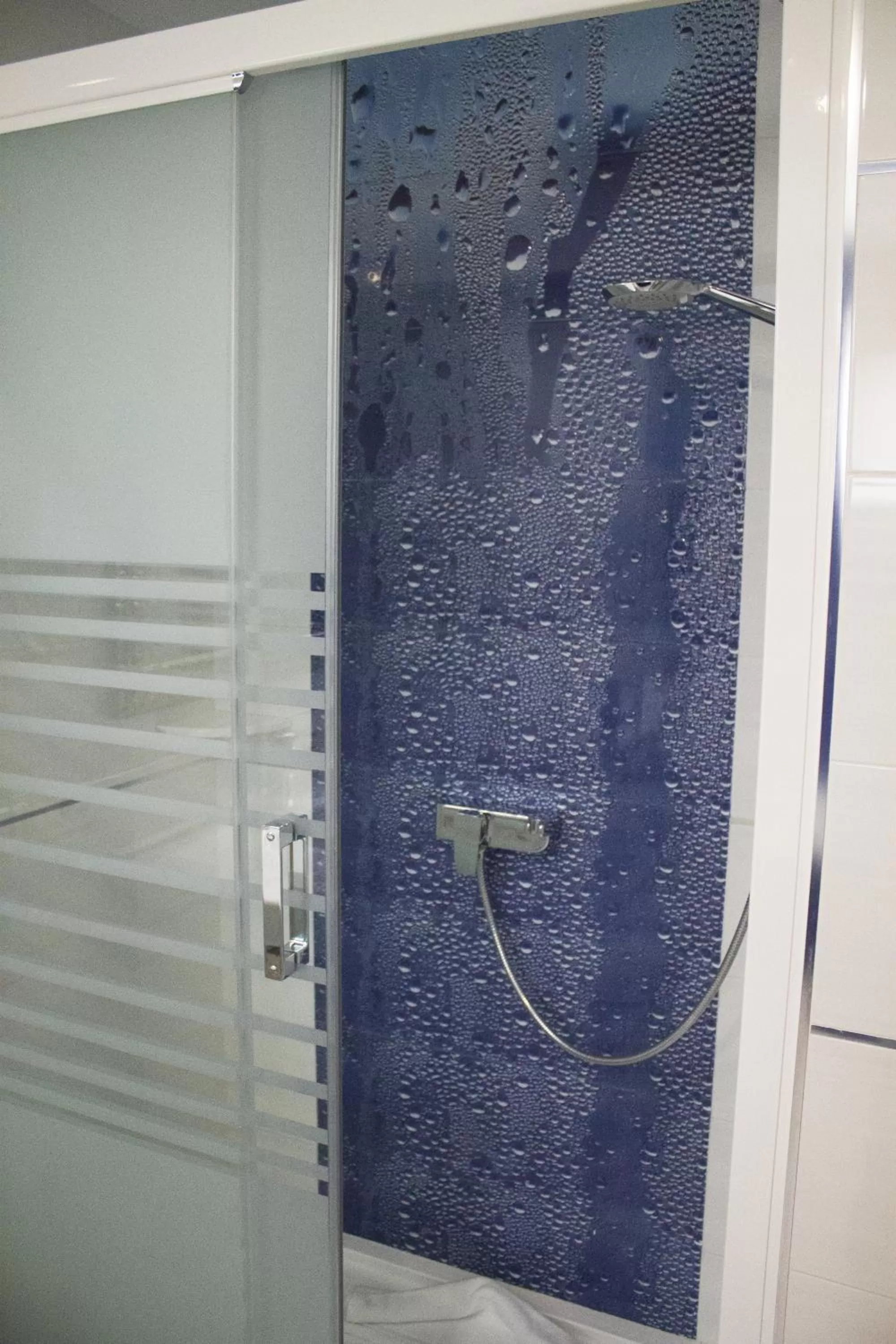 Shower in Hotel Infante Antequera
