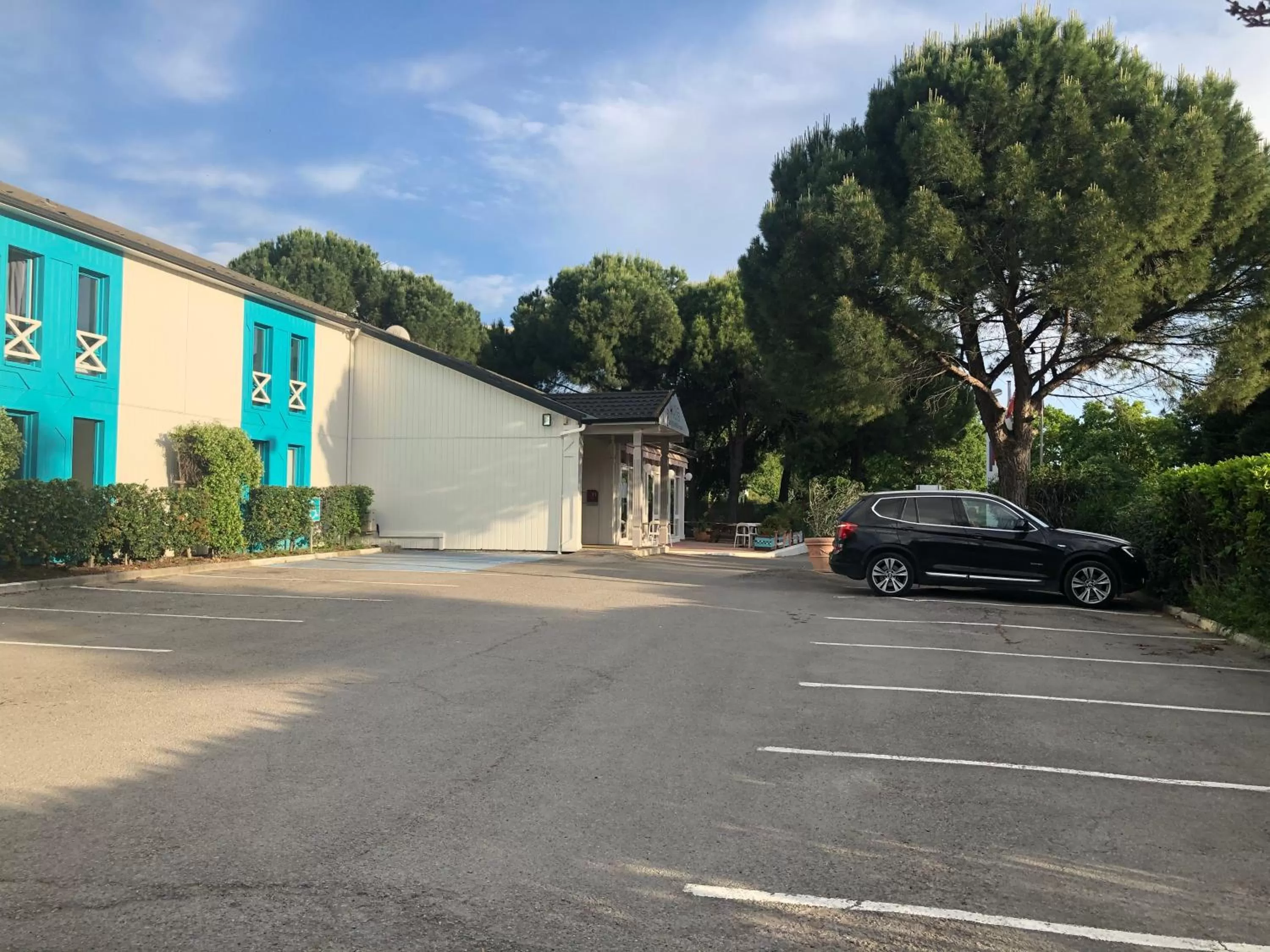 Facade/entrance in HALT HOTEL - Choisissez l'Hôtellerie Indépendante