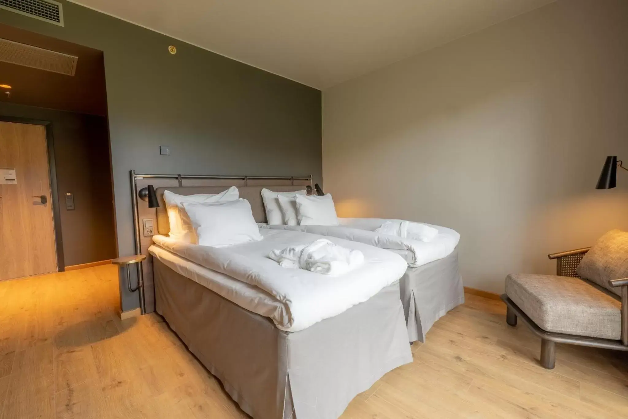 Fairway Deluxe Twin Room with spa entrance in Lily Country Club Fairway Deluxe Twin Room with spa entrance in Lily Country Club