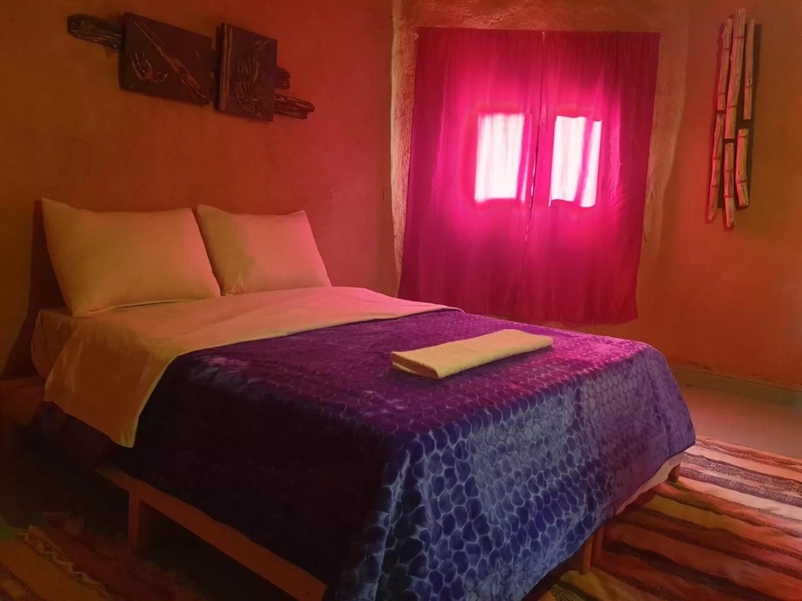 Bed in ecolodge bivouac des aigles