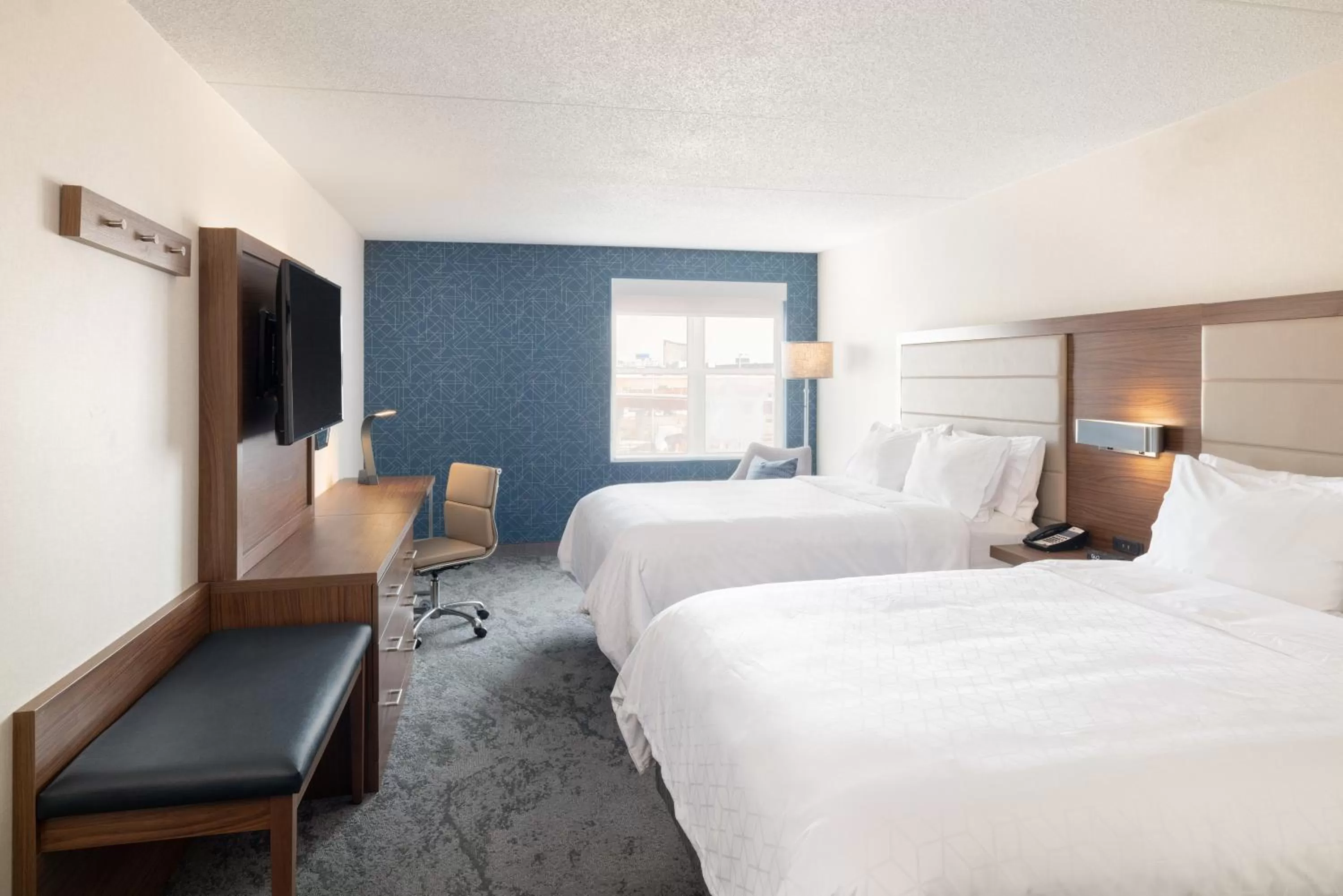 Photo of the whole room, Bed in Holiday Inn Express & Suites Boston - Cambridge by IHG