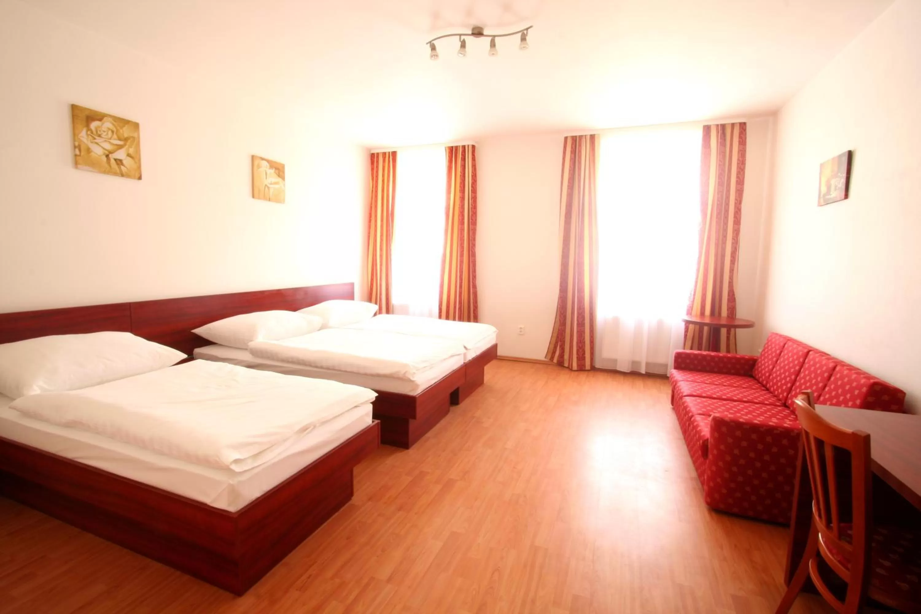 Photo of the whole room, Bed in Apart Hotel Susa