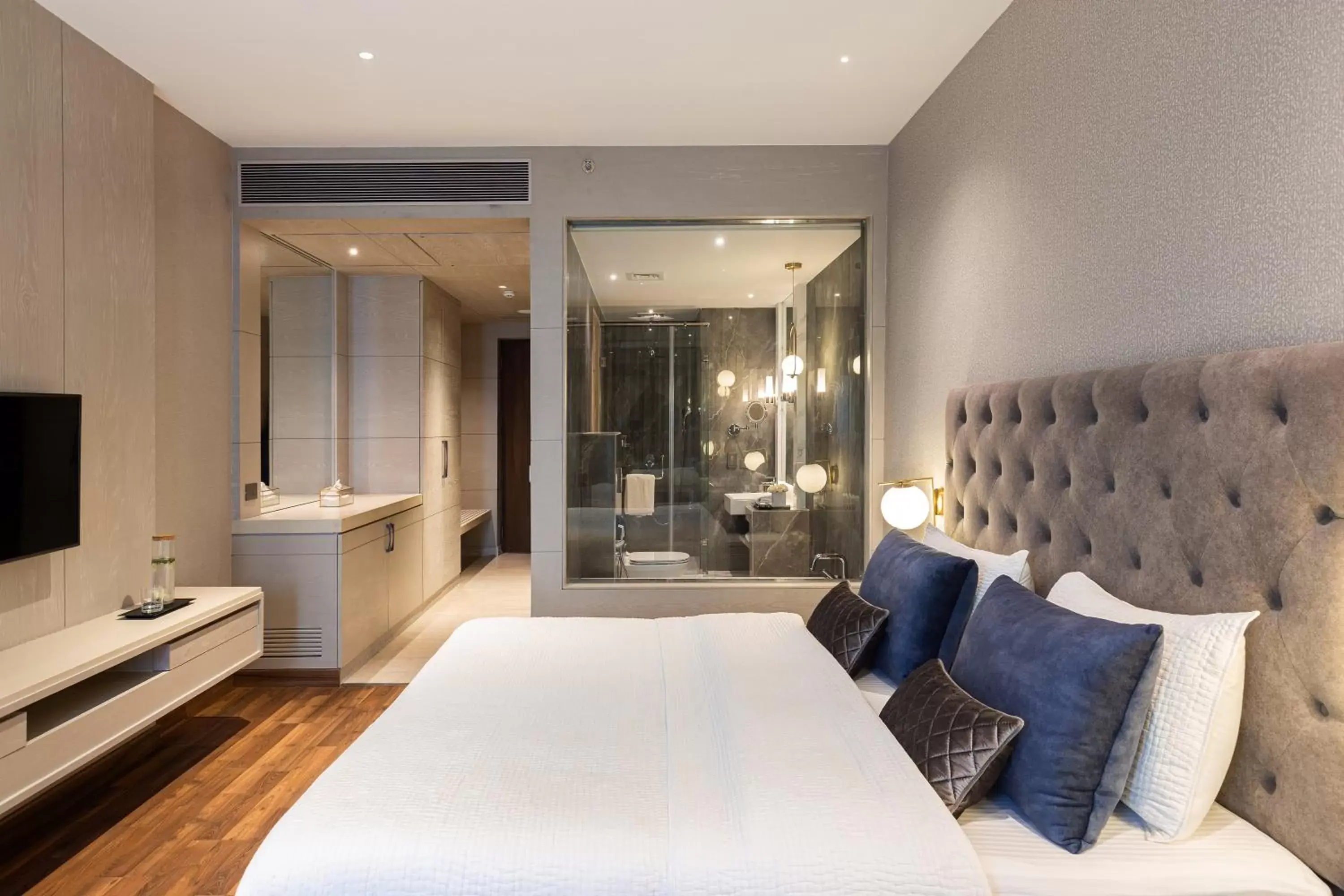 1 King Bed with Bathtub, Non-Smoking - single occupancy in Wyndham Chandigarh Mohali 1 King Bed with Bathtub, Non-Smoking - single occupancy in Wyndham Chandigarh Mohali