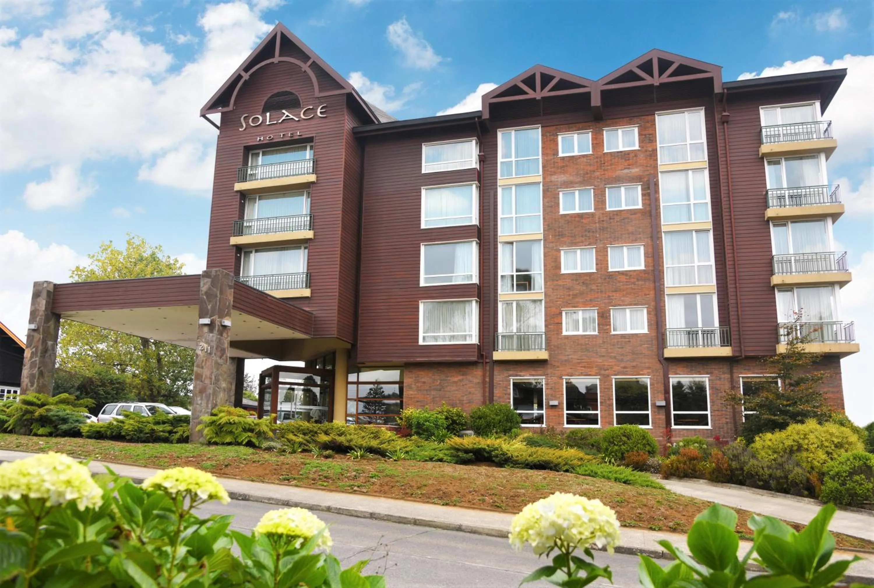 Facade/entrance in Solace Hotel Puerto Varas