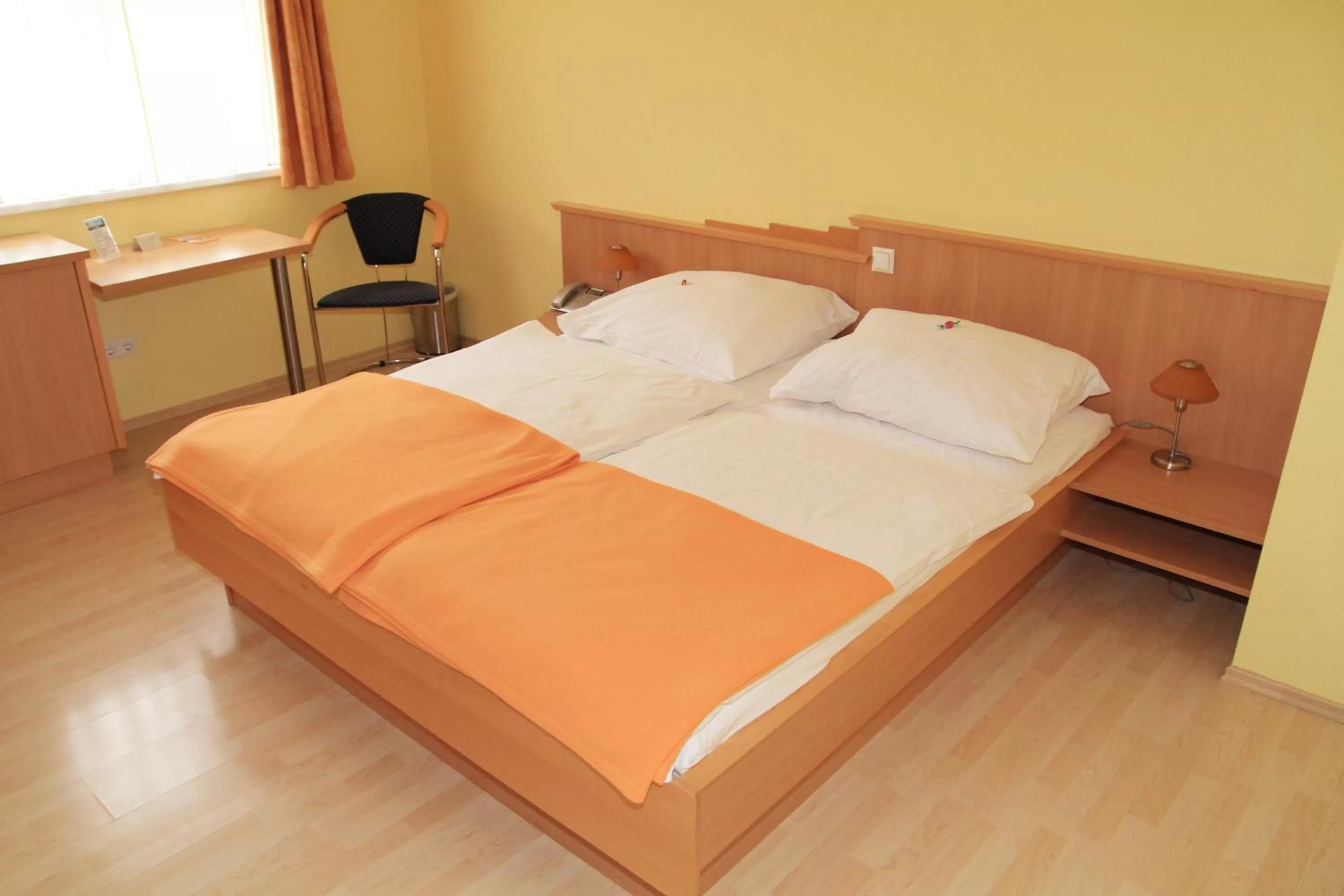 Day, Bed in Hotel Highway - Bed & Breakfast