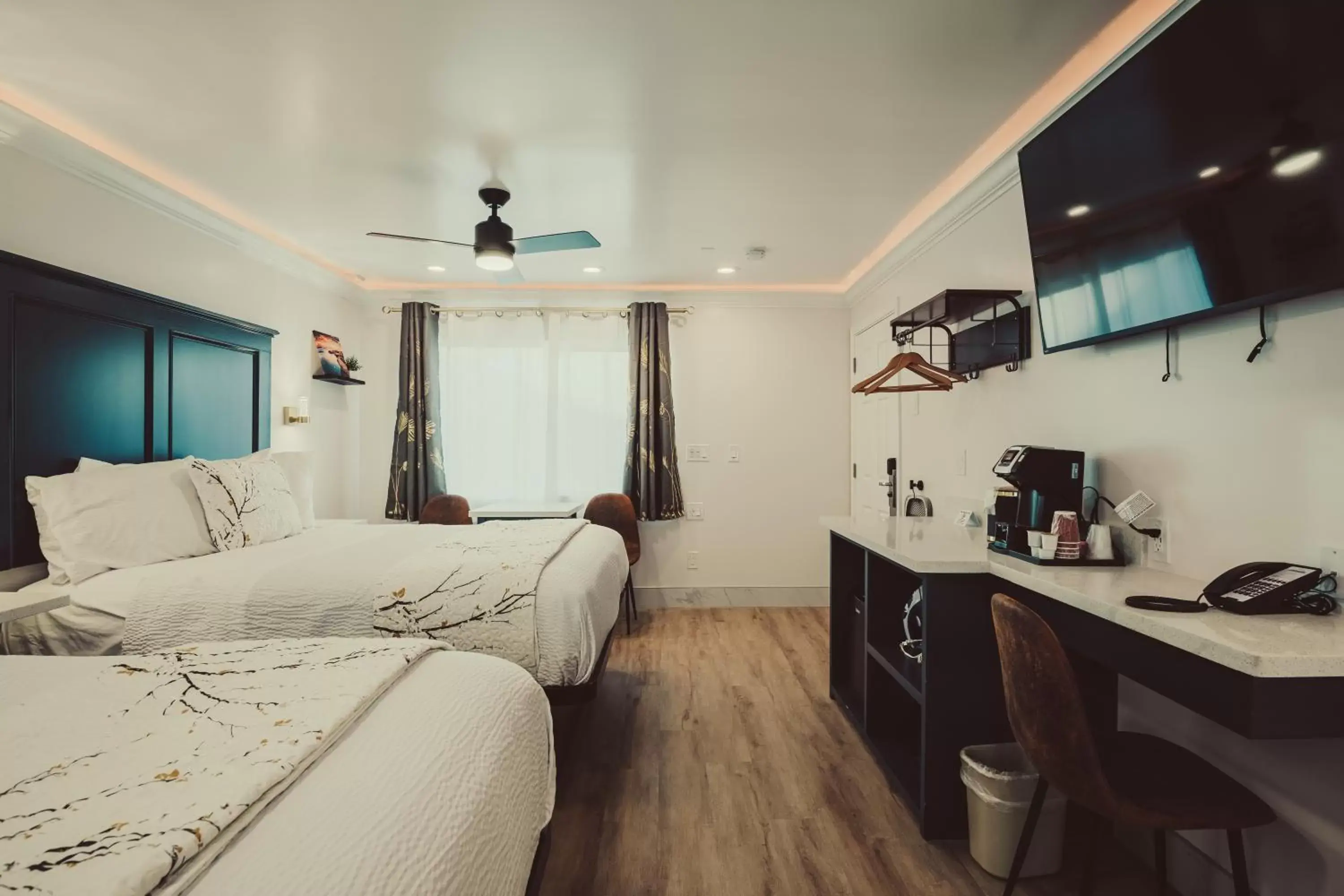 Two Queen Beds - Non-Smoking, No Pets in Blufftop Inn & Suites - Wharf/Restaurant District Two Queen Beds - Non-Smoking, No Pets in Blufftop Inn & Suites - Wharf/Restaurant District