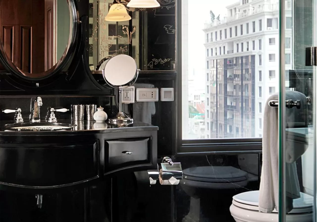 Bathroom in Hotel Muse Bangkok Langsuan - MGallery