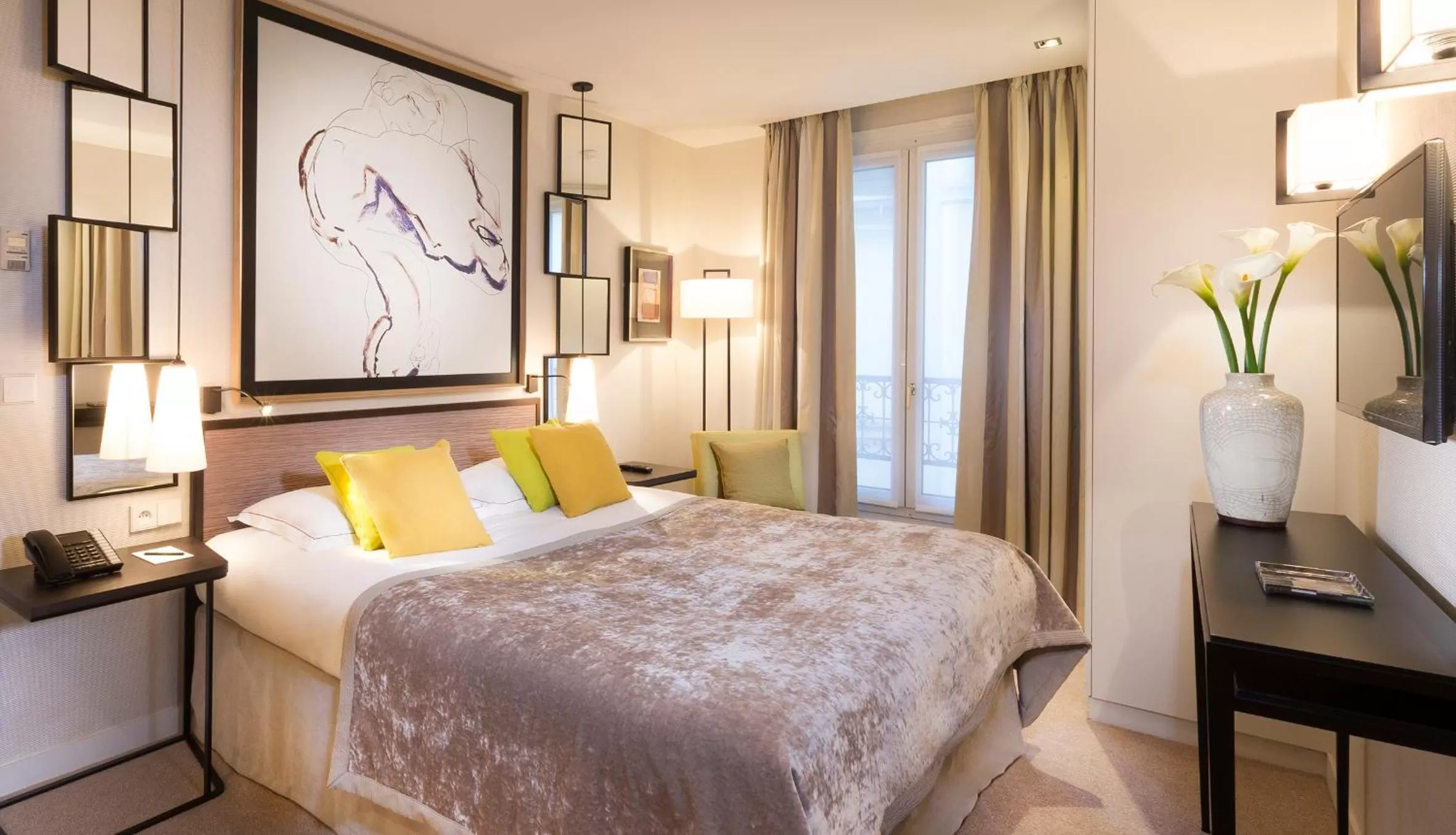 Bed in Balmoral Champs Elysées