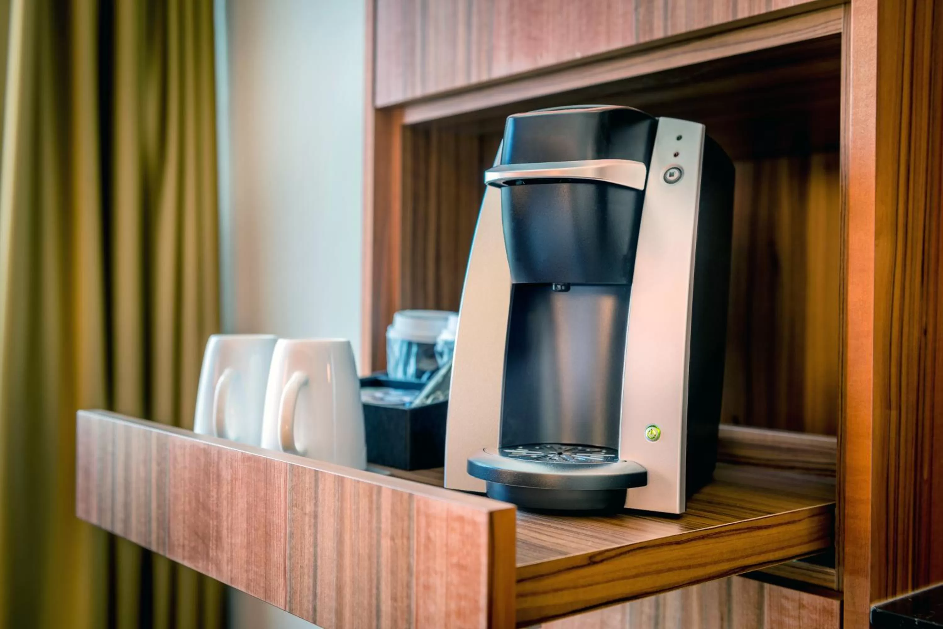 Coffee/tea facilities in Hyatt Regency Calgary
