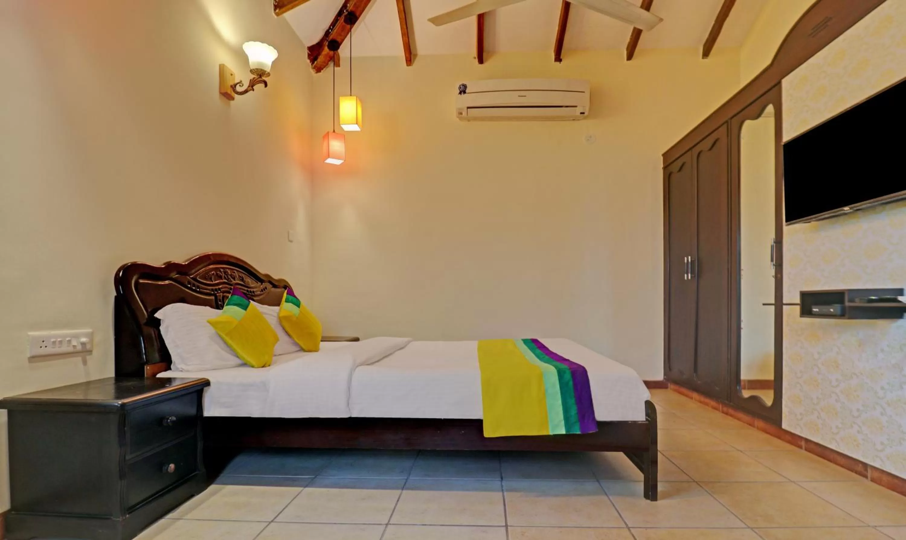 Bedroom, Bed in Itsy Hotels Vailankanni Natures Inn