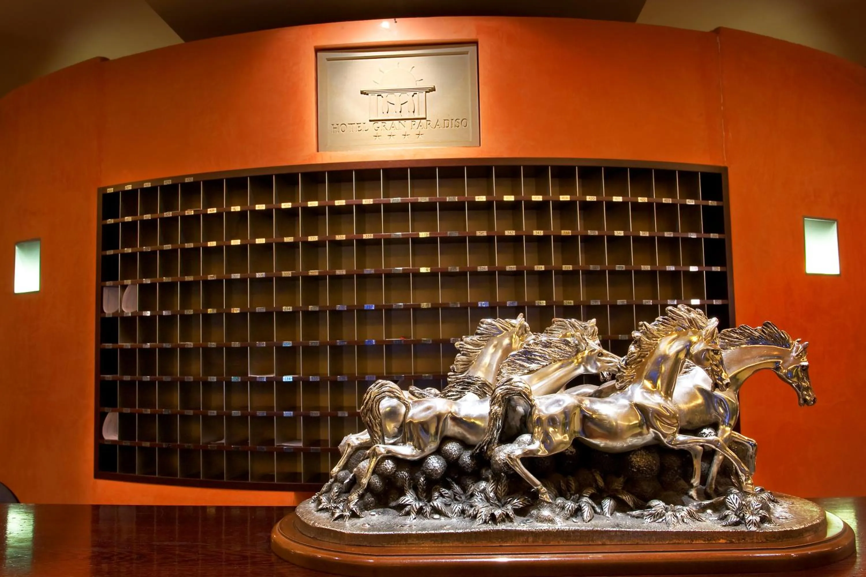 Lobby or reception in Gran Paradiso Hotel Spa