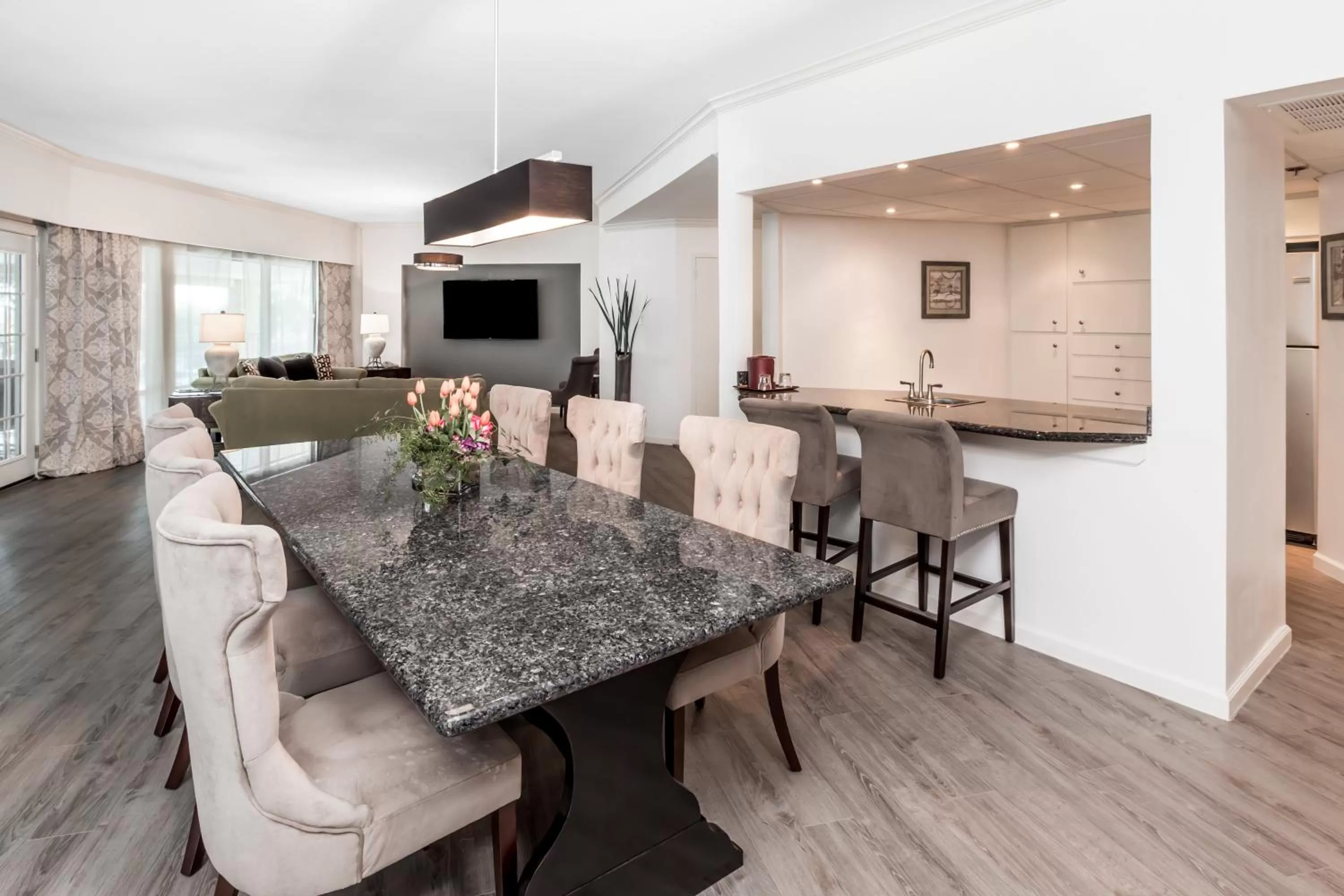 Bedroom in Wyndham Houston near NRG Park - Medical Center