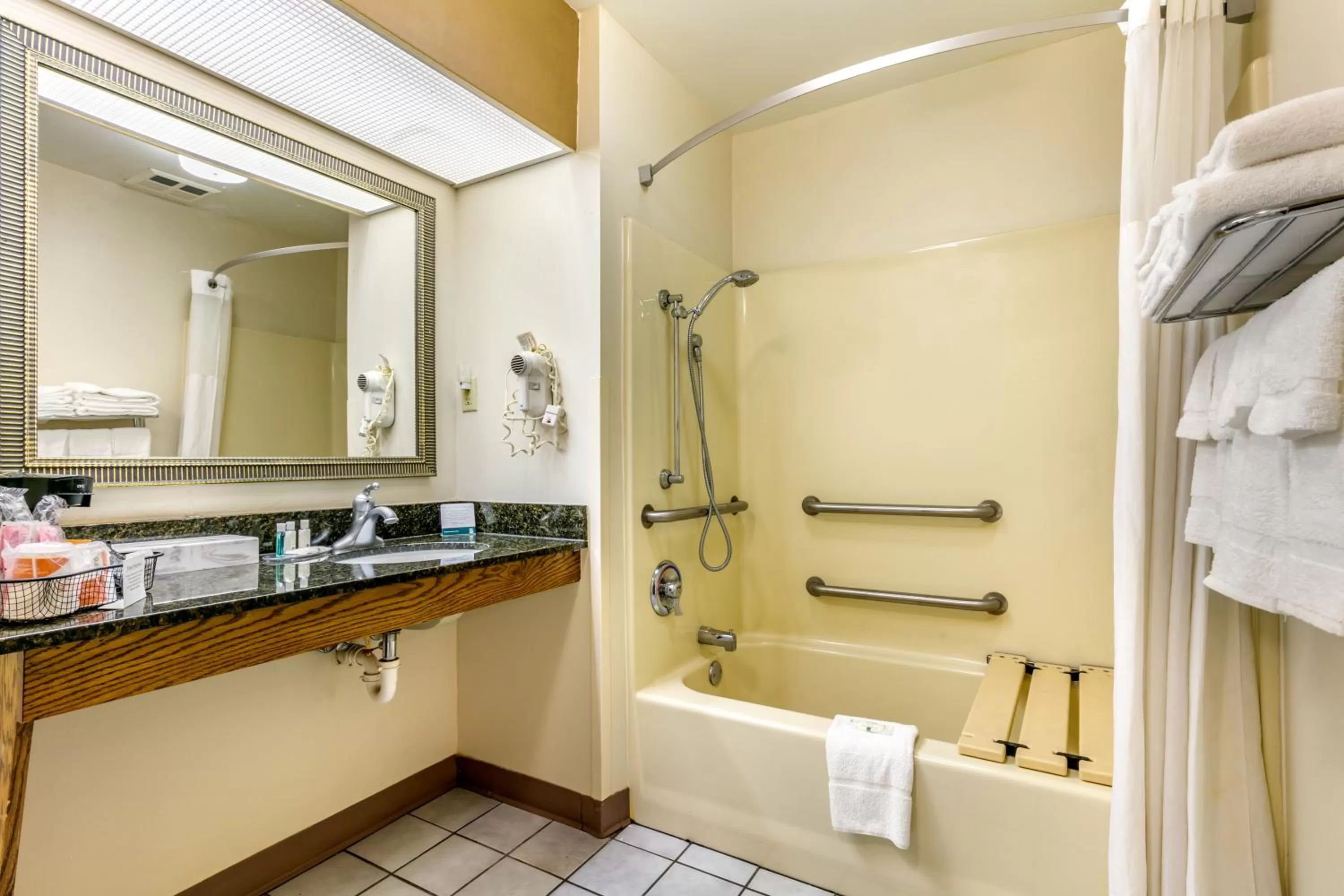 Quality Inn Johnson City I-26 exit 17