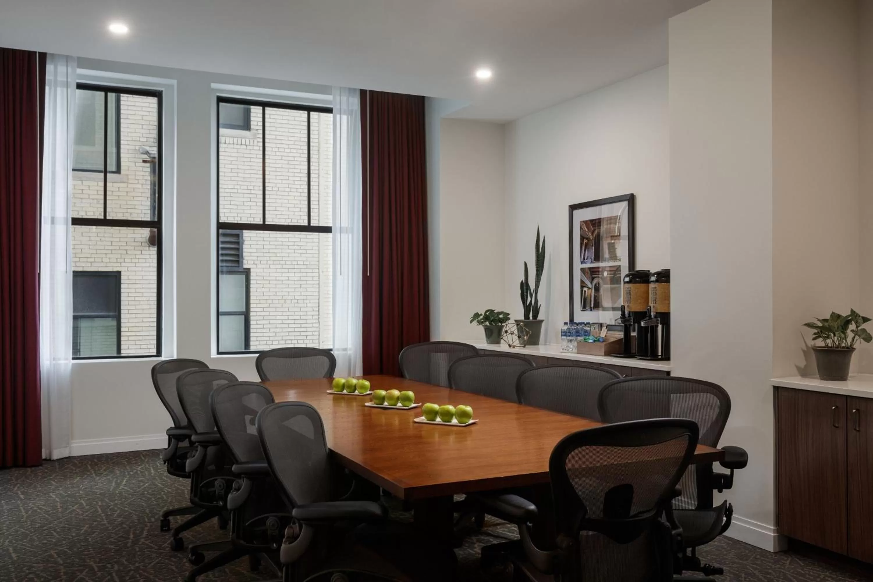 Meeting/conference room in Element Detroit at the Metropolitan