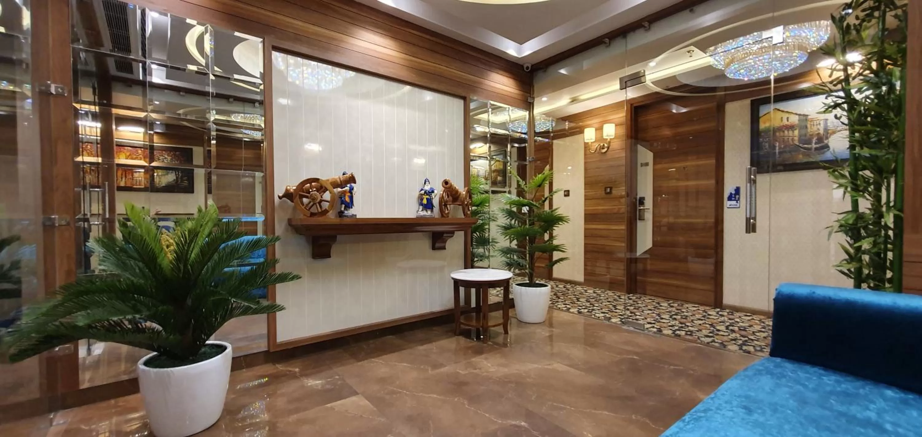 Hotel Makhan Residency