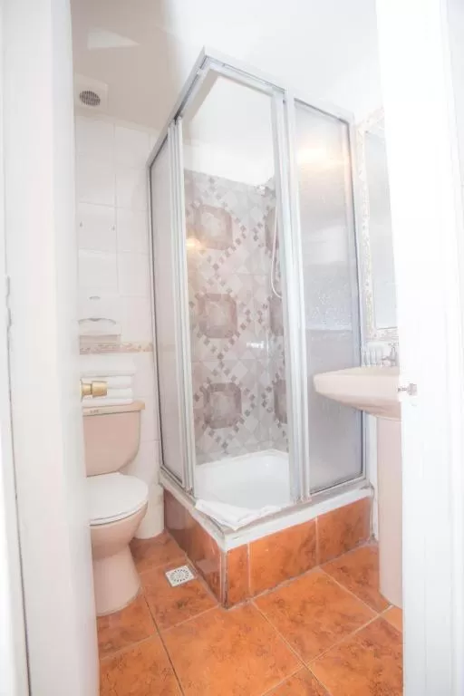 Bathroom in Hotel Santisimo