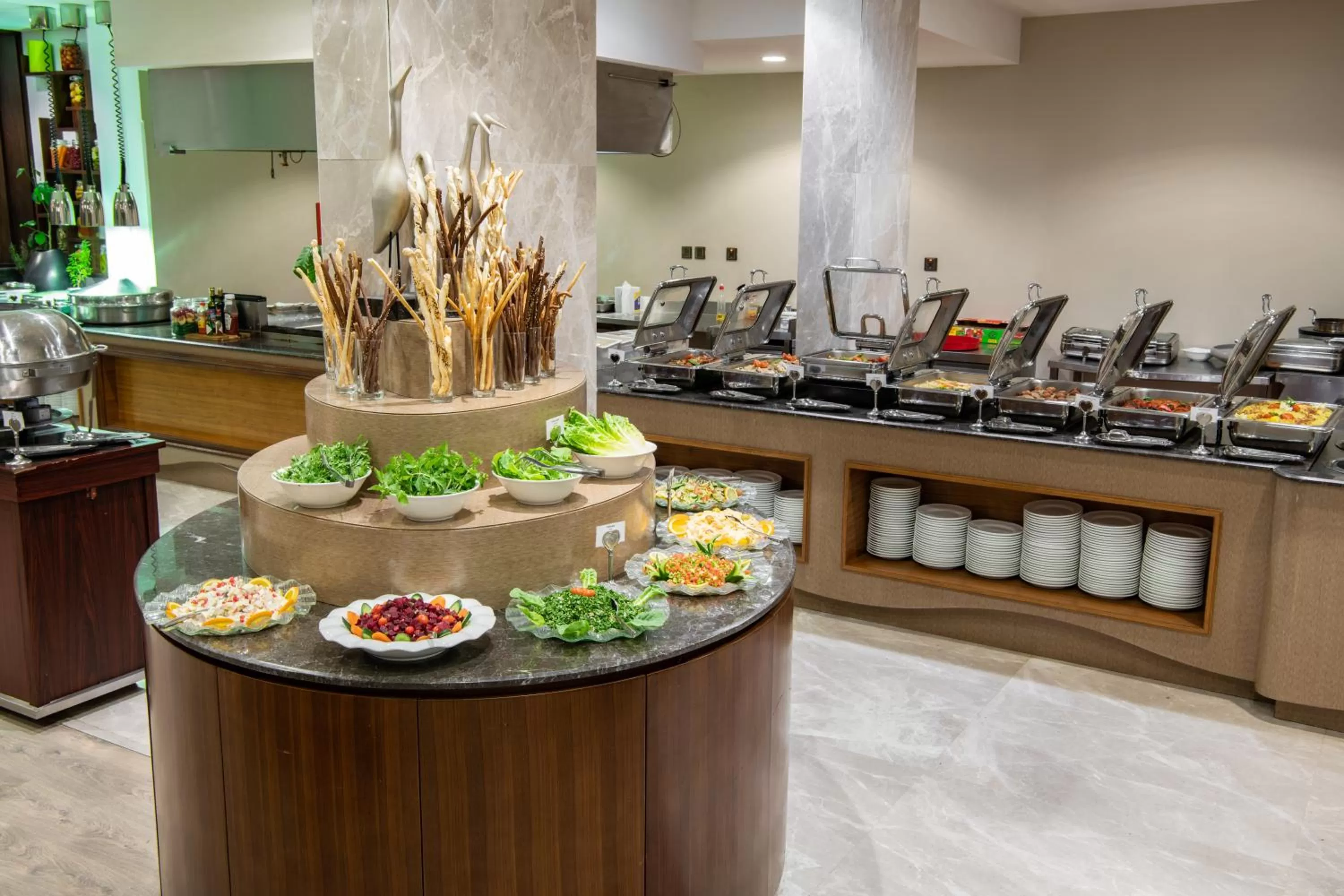 Restaurant/places to eat in Radisson Blu Hotel, Buraidah