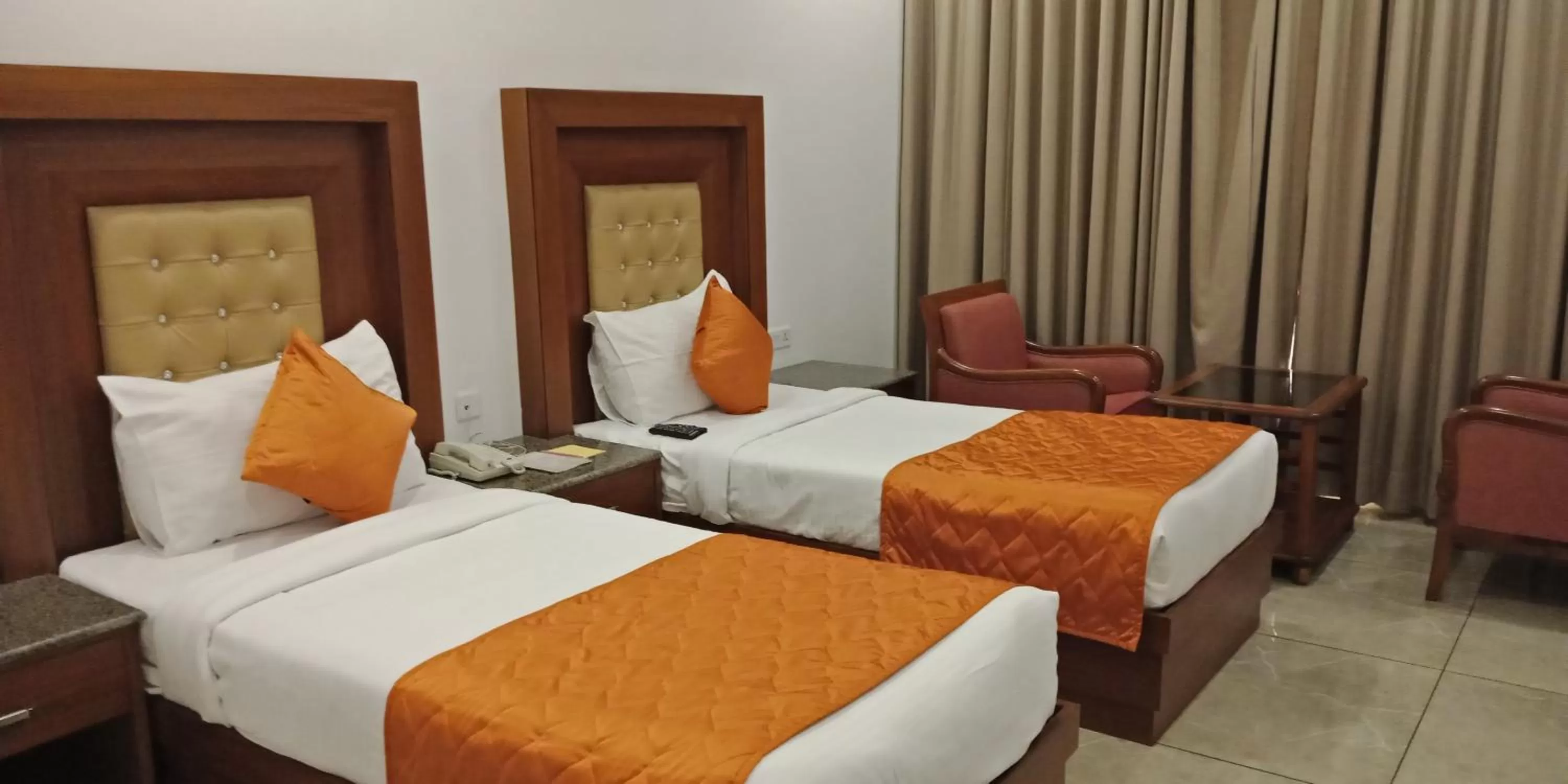 Bed in Grand Hotel Nawanshahr