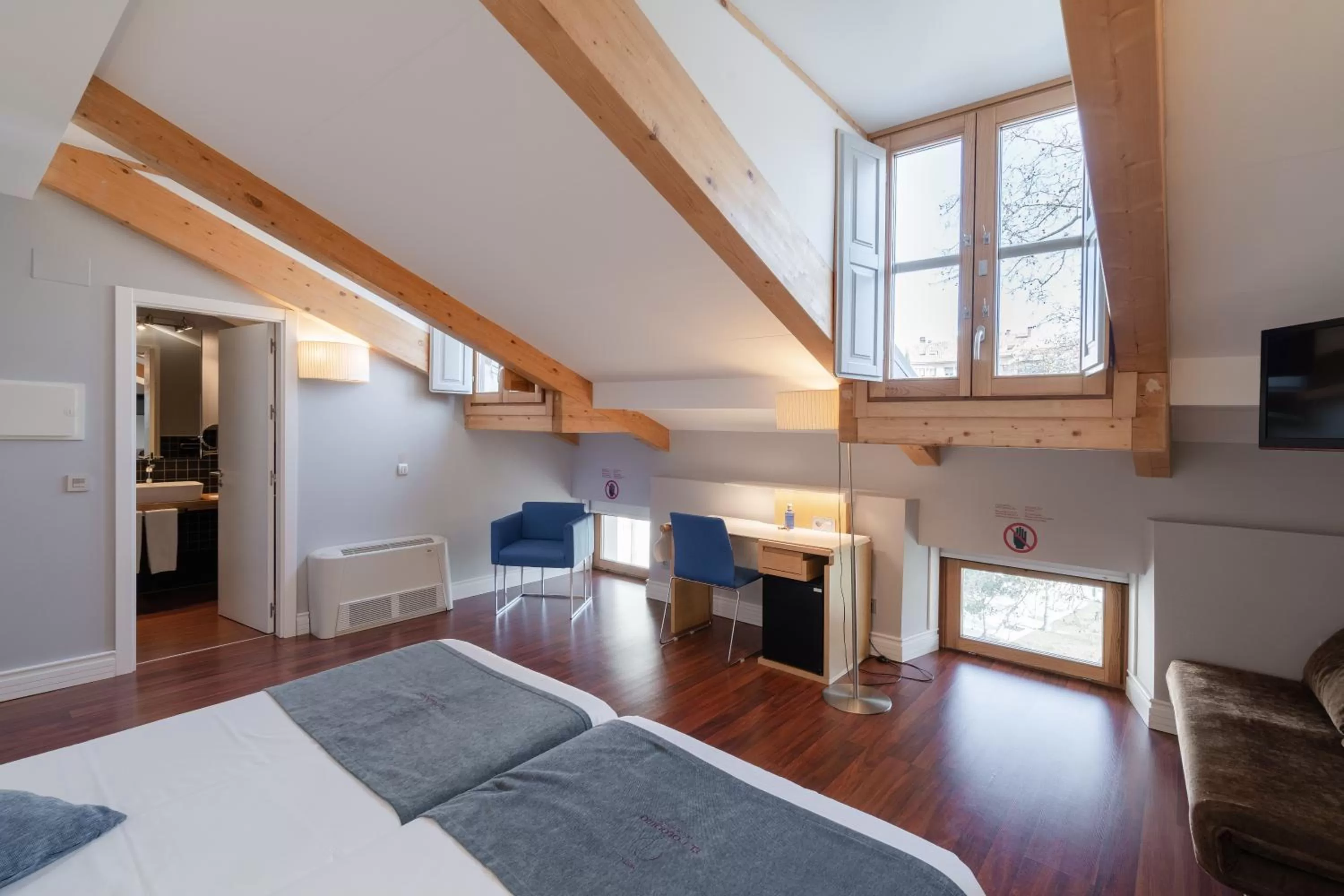 Photo of the whole room, Bed in Hotel El Coloquio