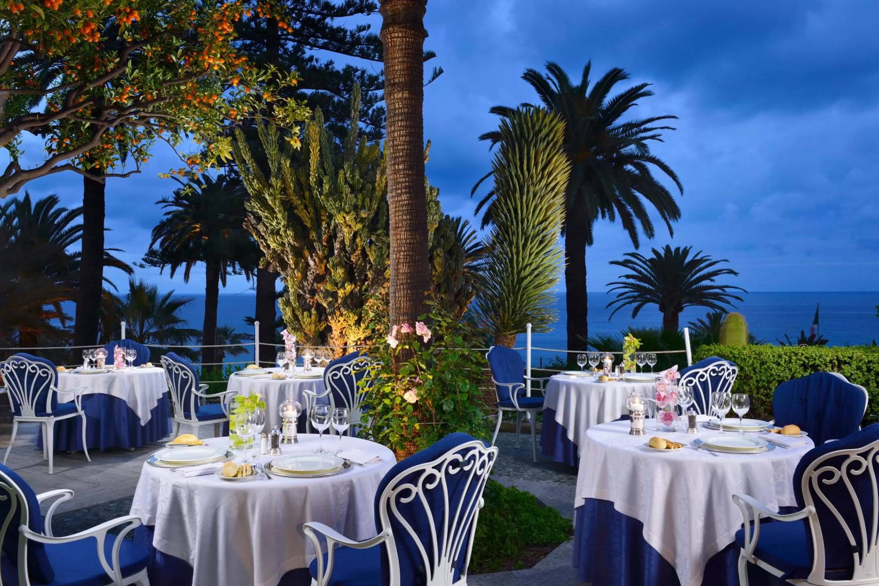 Restaurant/places to eat in Royal Hotel Sanremo