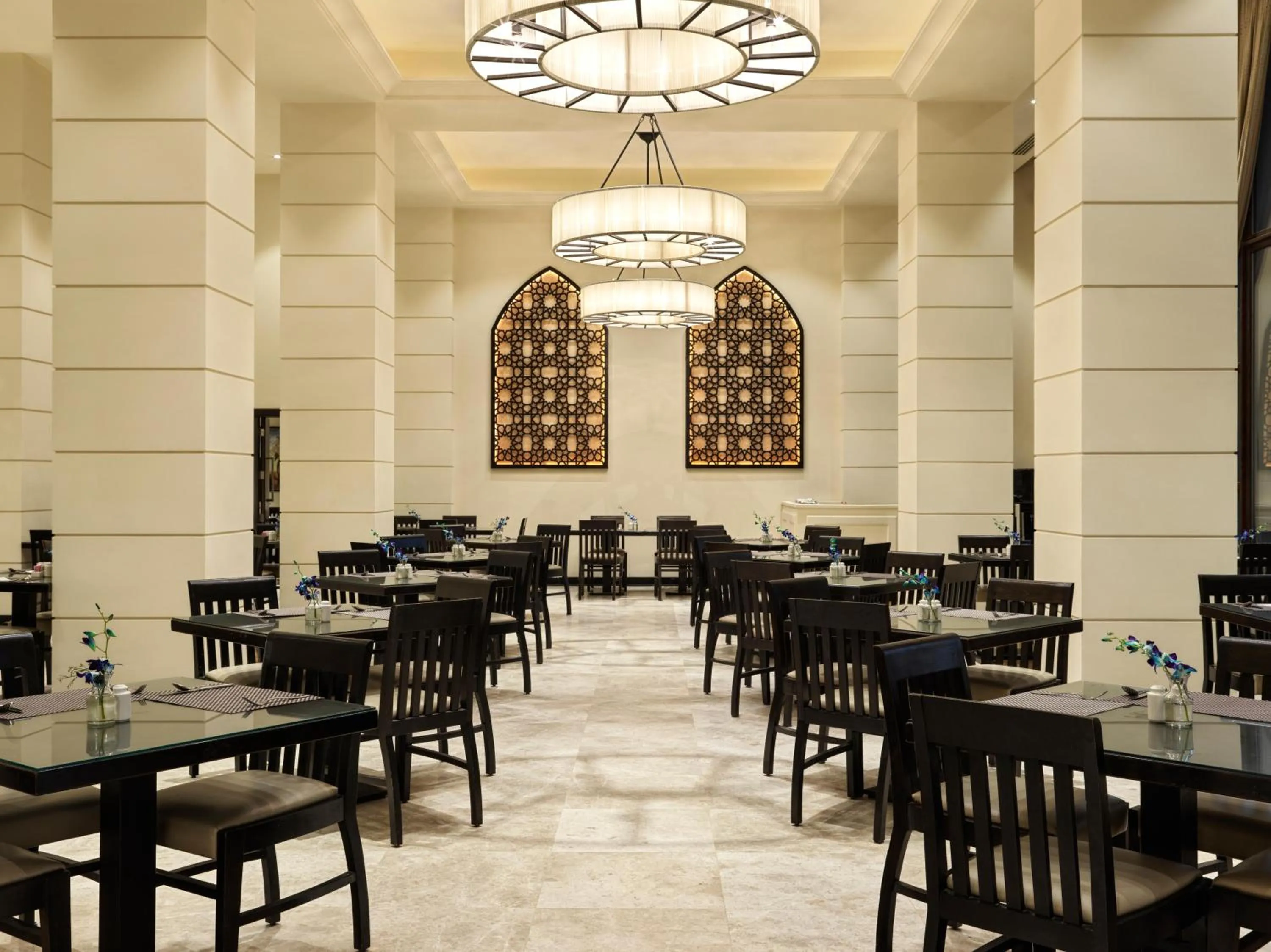 Restaurant/places to eat in Fanar Hotel & Residences
