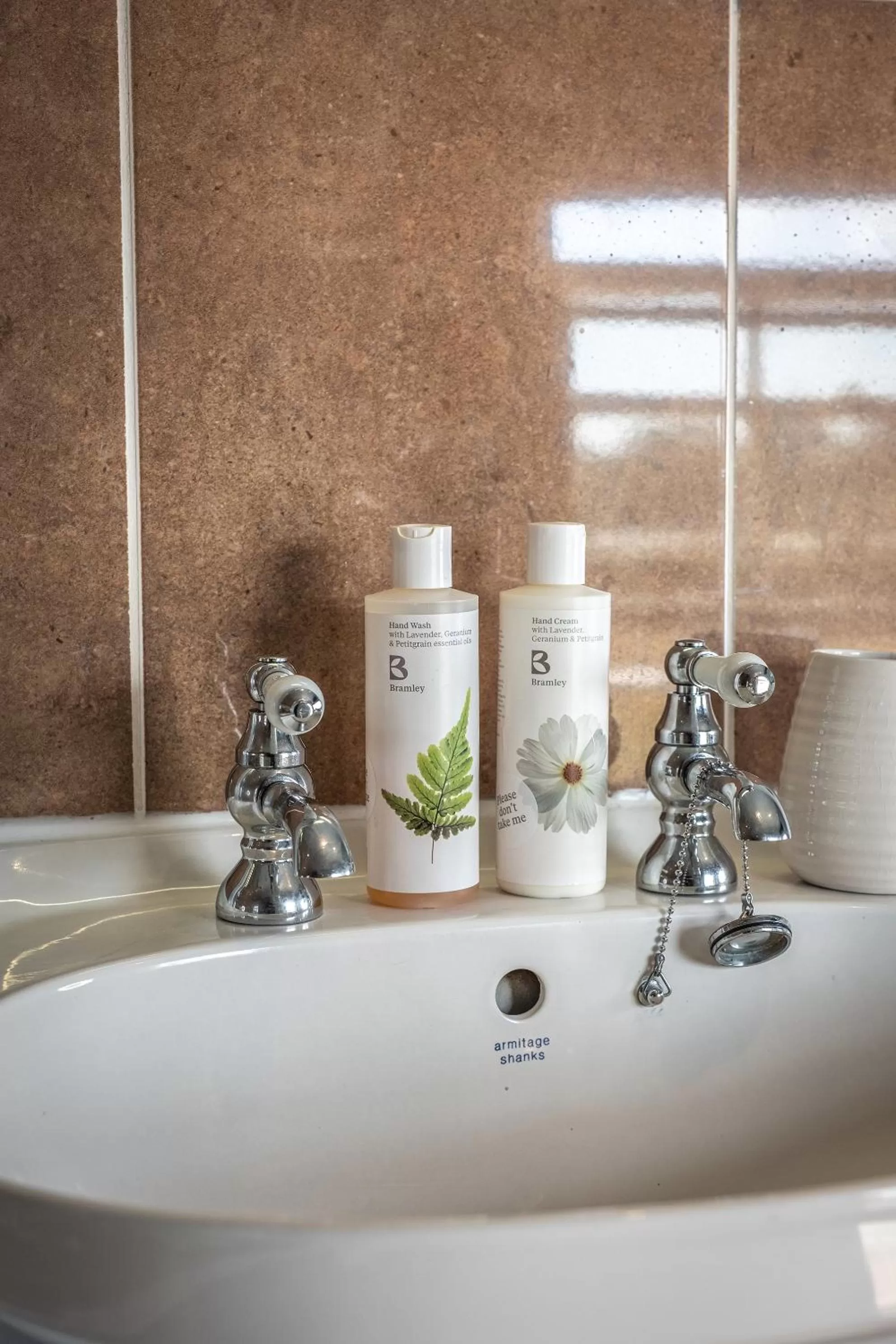 Shower in The Black Lion, Long Melford