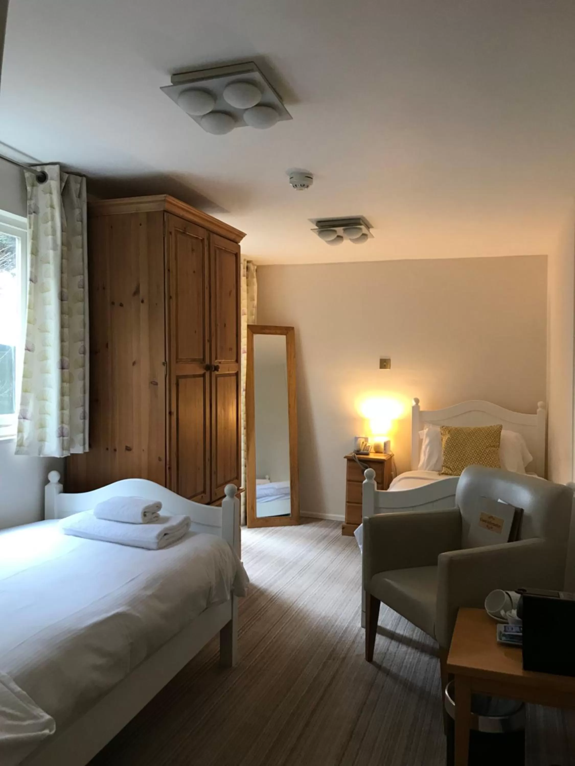 Bed in The Mariners Hotel