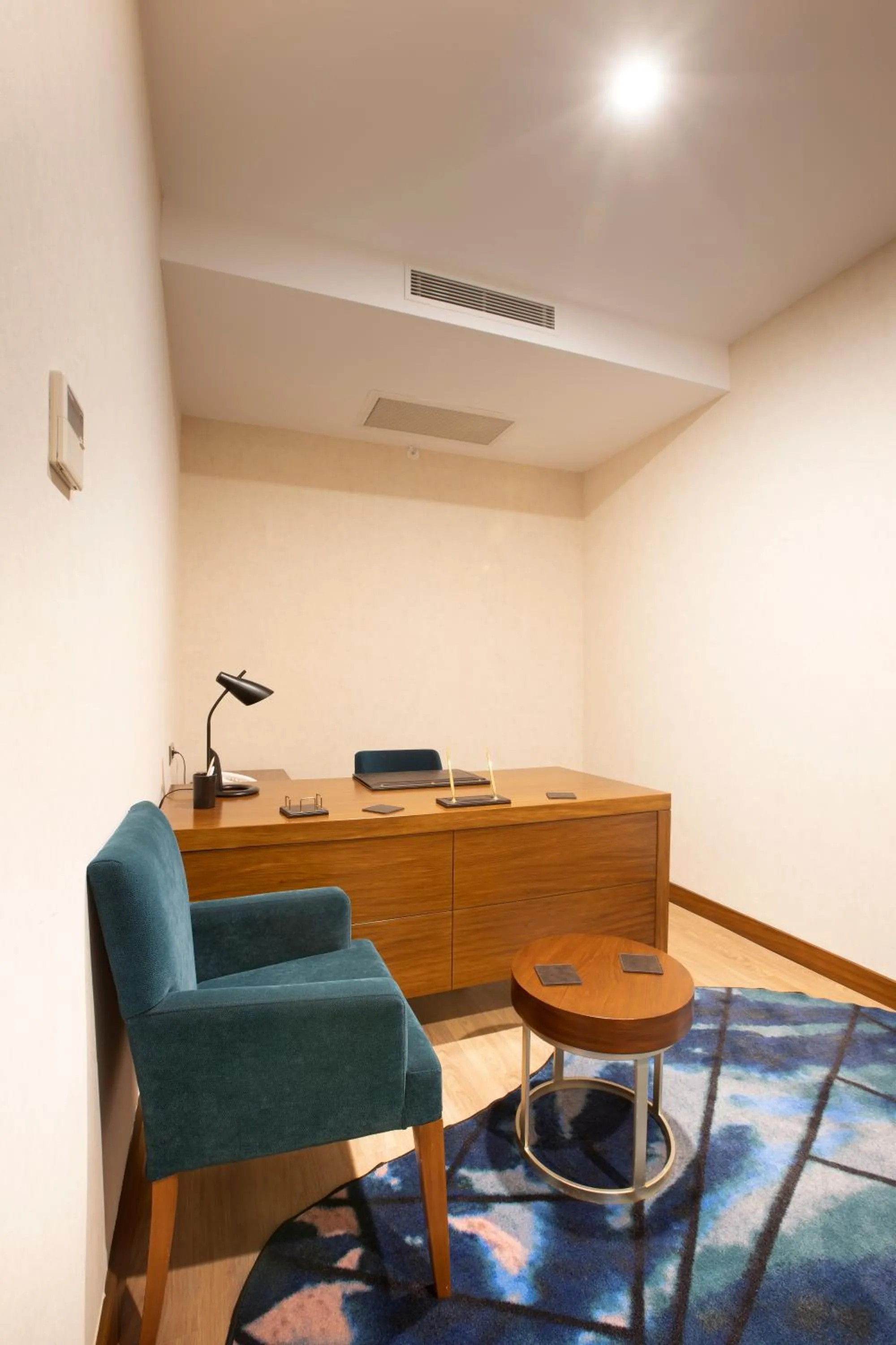 Living room in Mercure Istanbul Bakirkoy